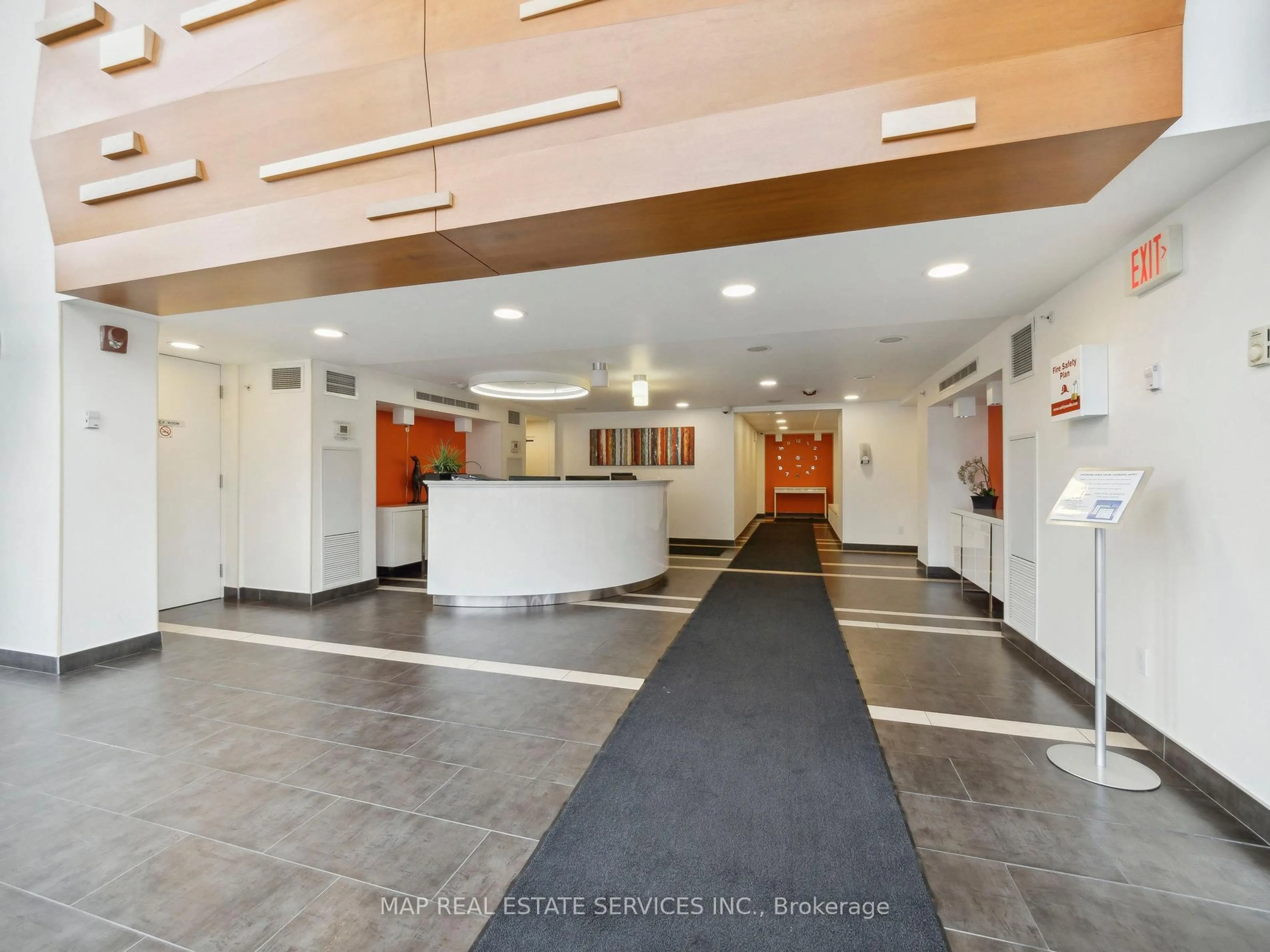Indoor foyer for 15 James Finlay Way #805, Toronto Ontario M3M 0B3