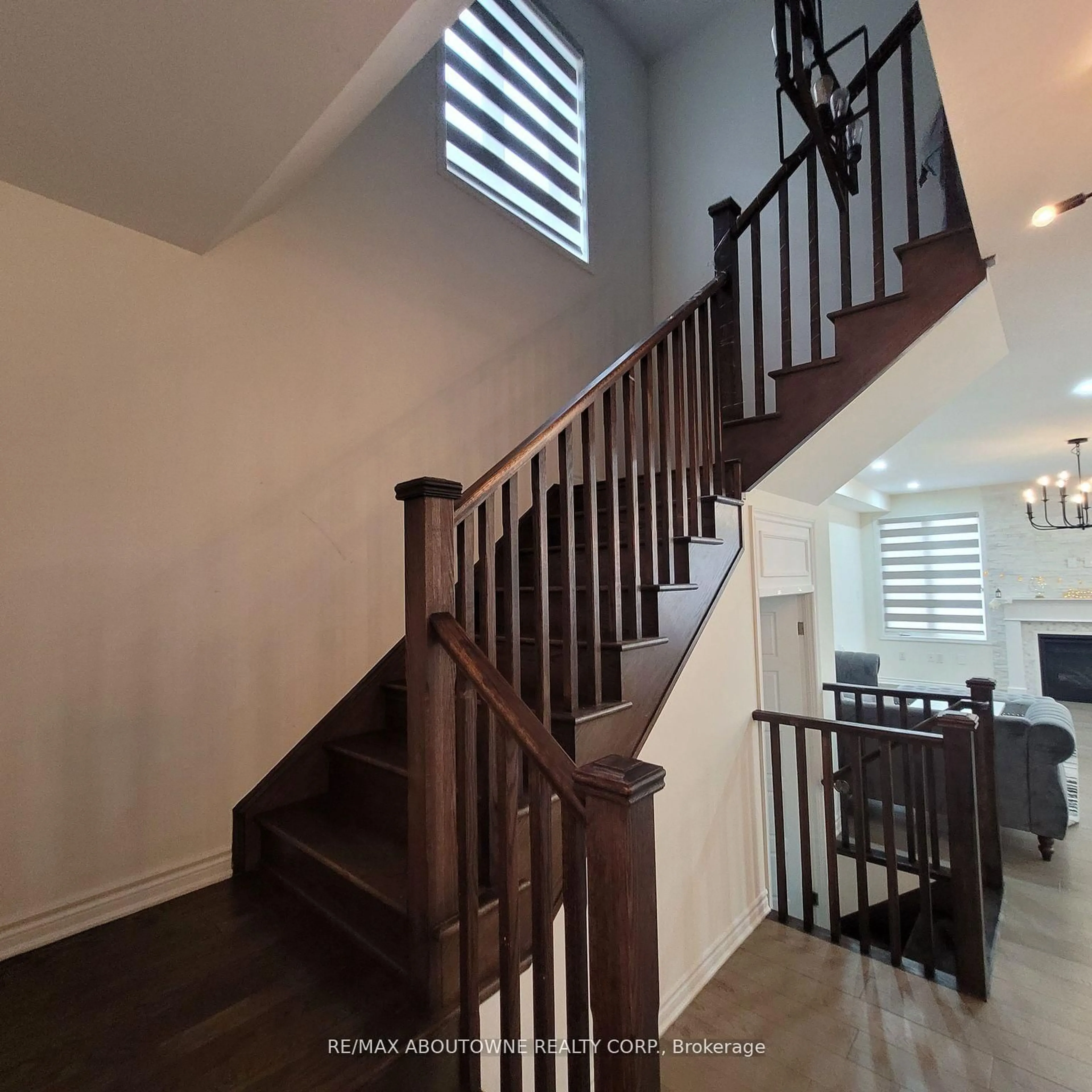 Stairs for 973 Logan Dr, Milton Ontario L9E 1P7
