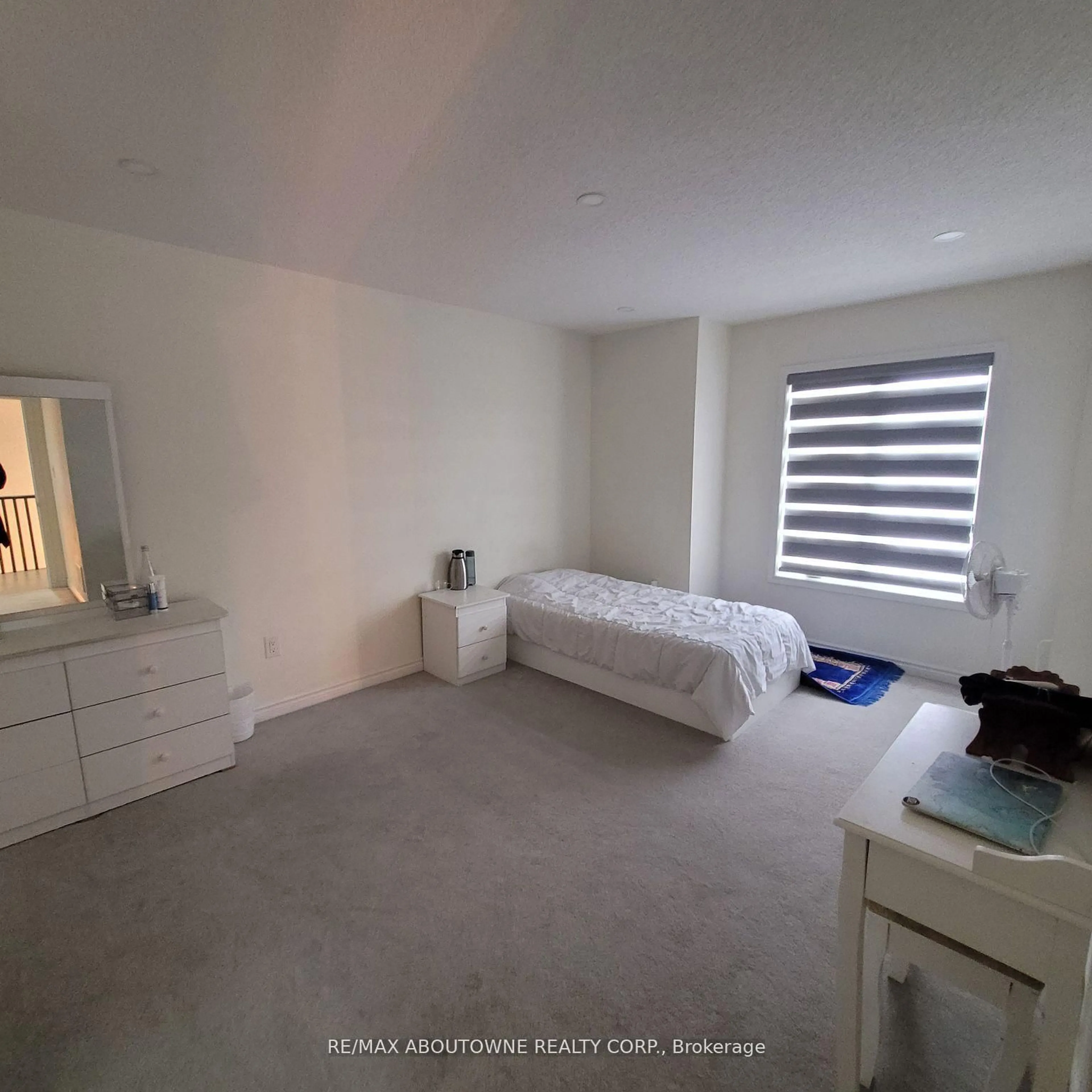 A pic of a room for 973 Logan Dr, Milton Ontario L9E 1P7