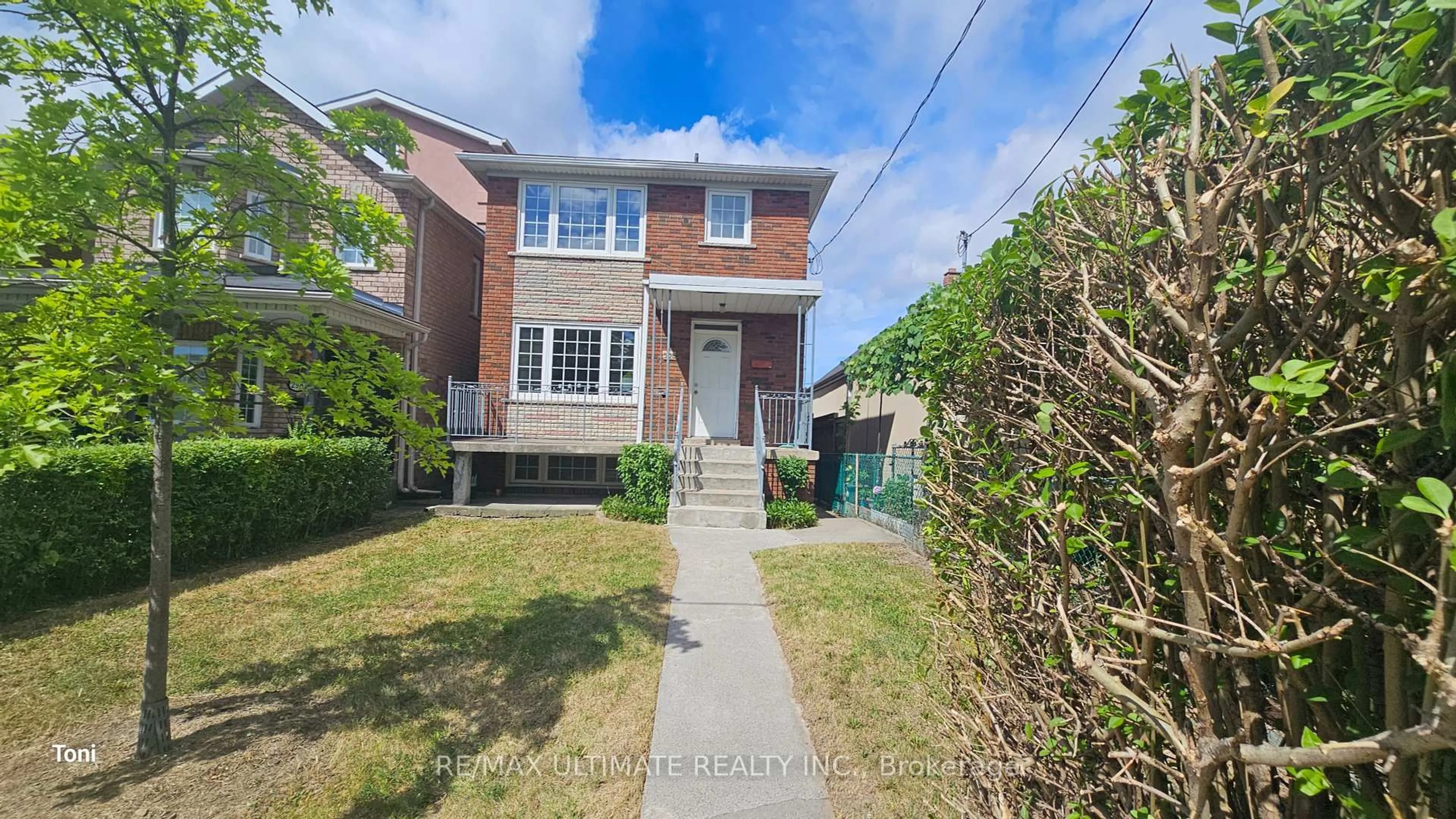 Home with brick exterior material, street for 300 Earlscourt Ave, Toronto Ontario M6E 4B8