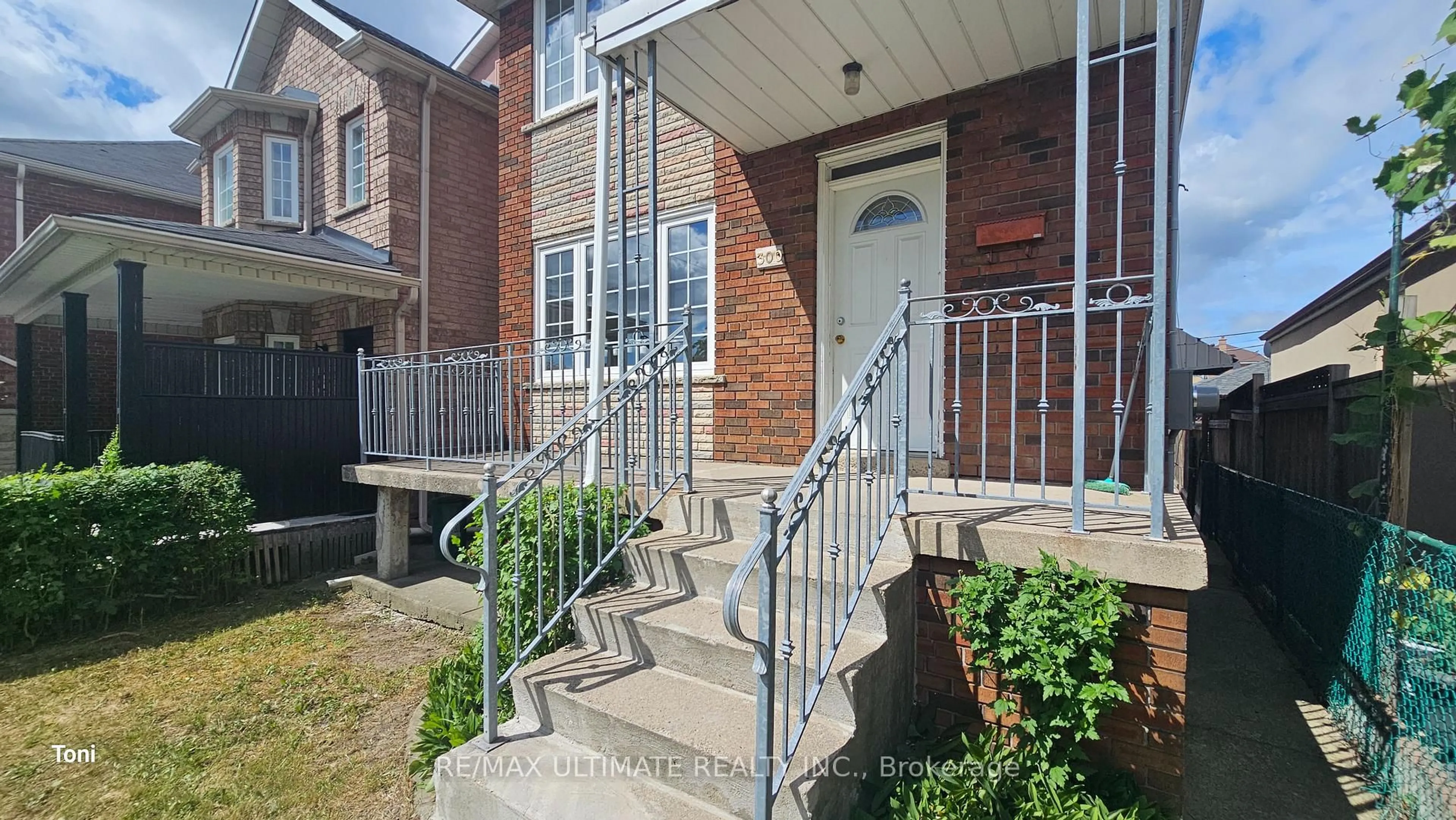 Unknown for 300 Earlscourt Ave, Toronto Ontario M6E 4B8