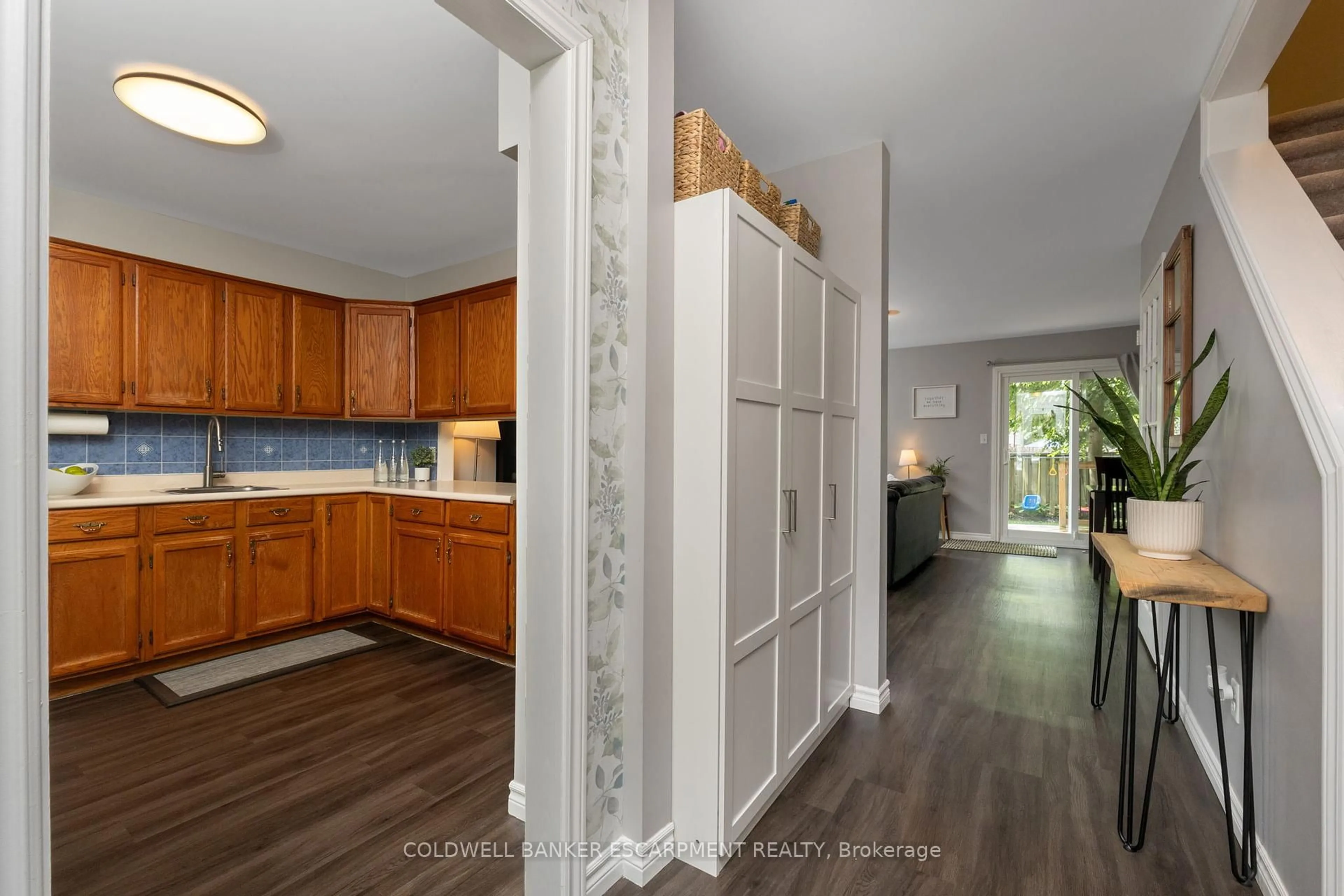 Open concept kitchen, unknown for 119 Kingham Rd, Halton Hills Ontario L7J 1S3