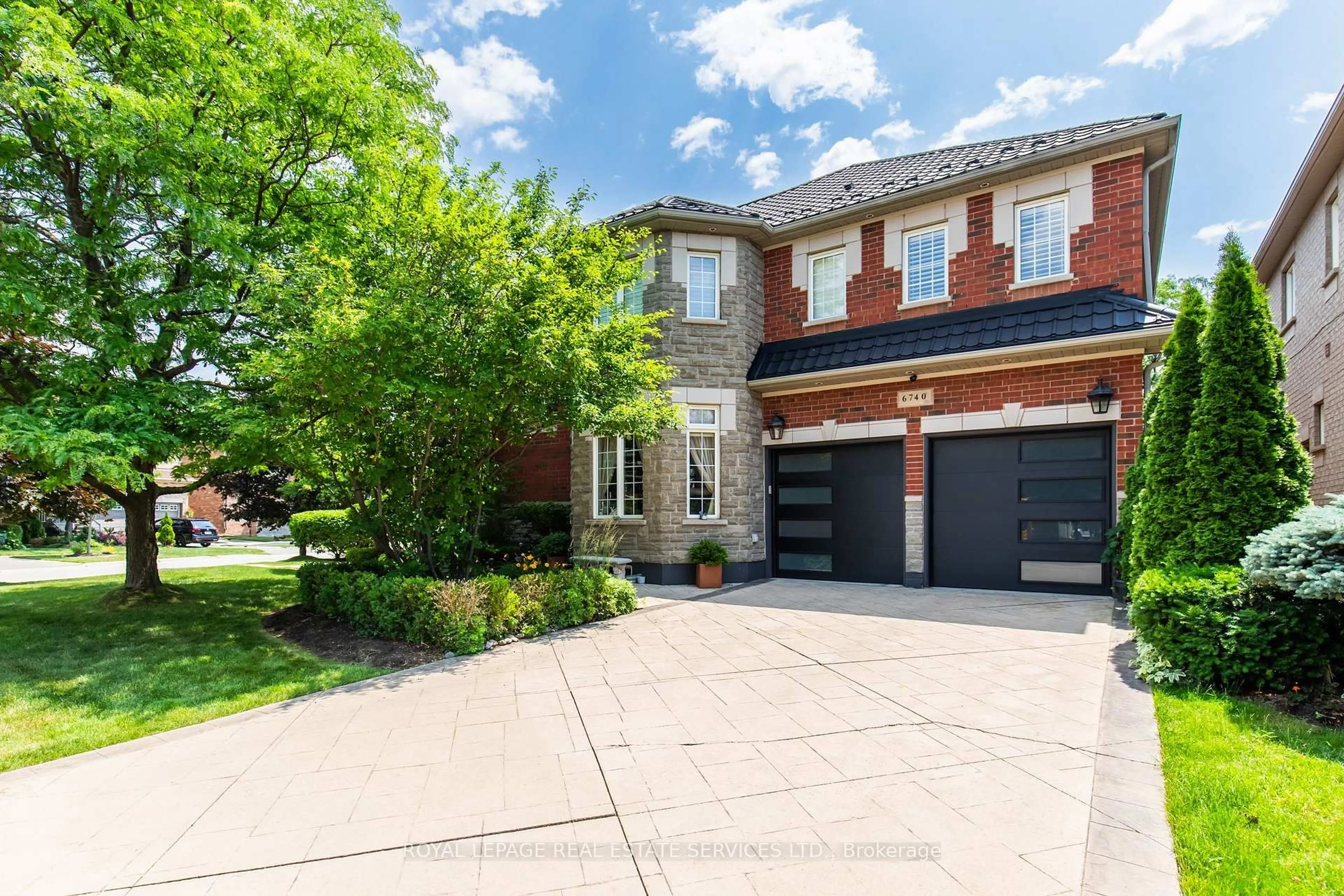 Home with brick exterior material, street for 6740 Tattinger Ave, Mississauga Ontario L5W 1P4