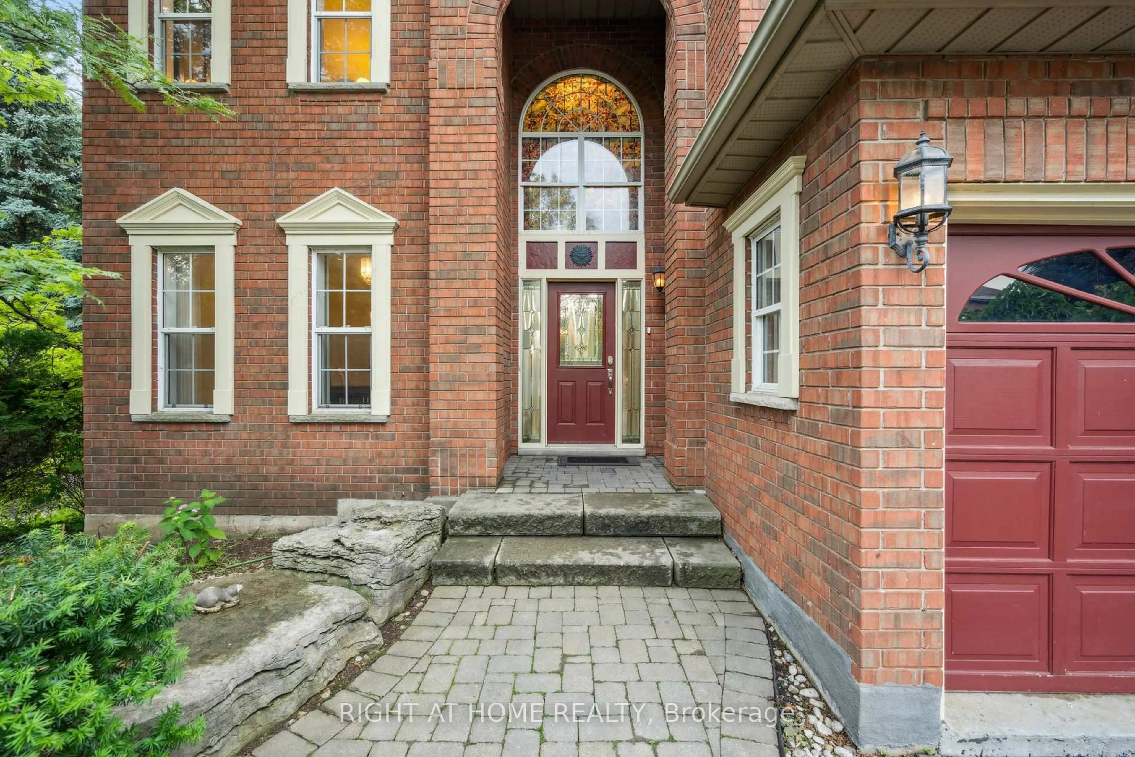 Home with brick exterior material, street for 2322 Woodridge Way, Oakville Ontario L6H 6S3