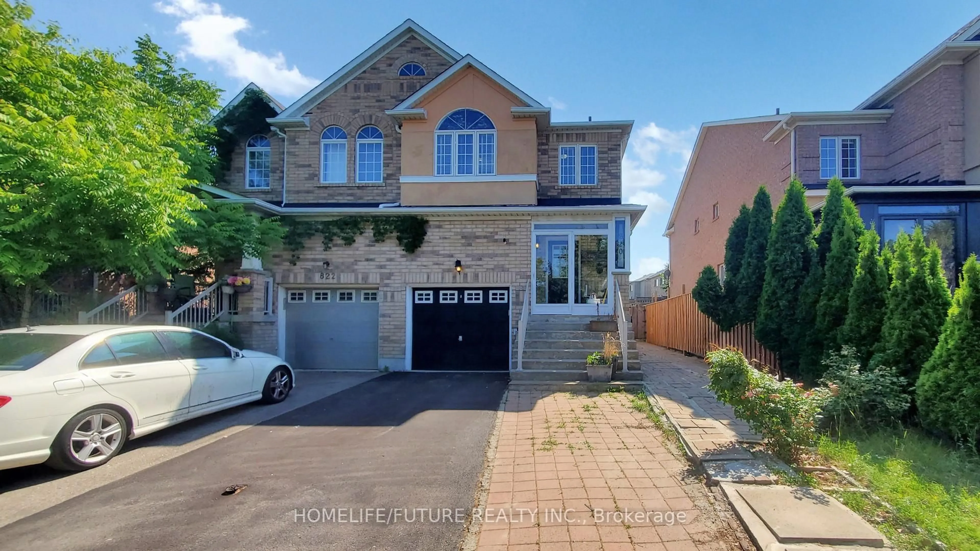 Home with brick exterior material, street for 820 Bethany Cres, Mississauga Ontario L5V 3B9