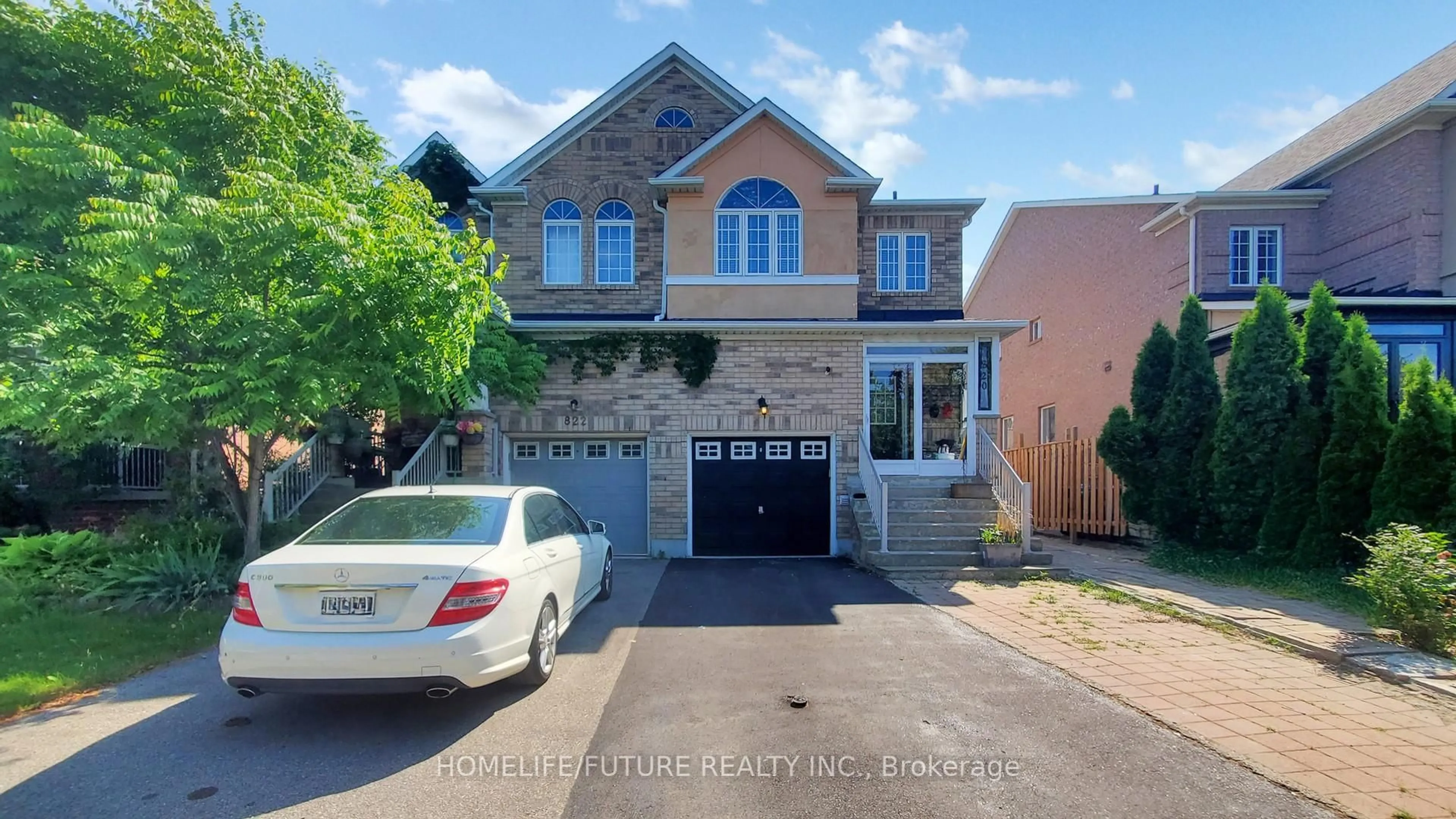 Home with brick exterior material, street for 820 Bethany Cres, Mississauga Ontario L5V 3B9