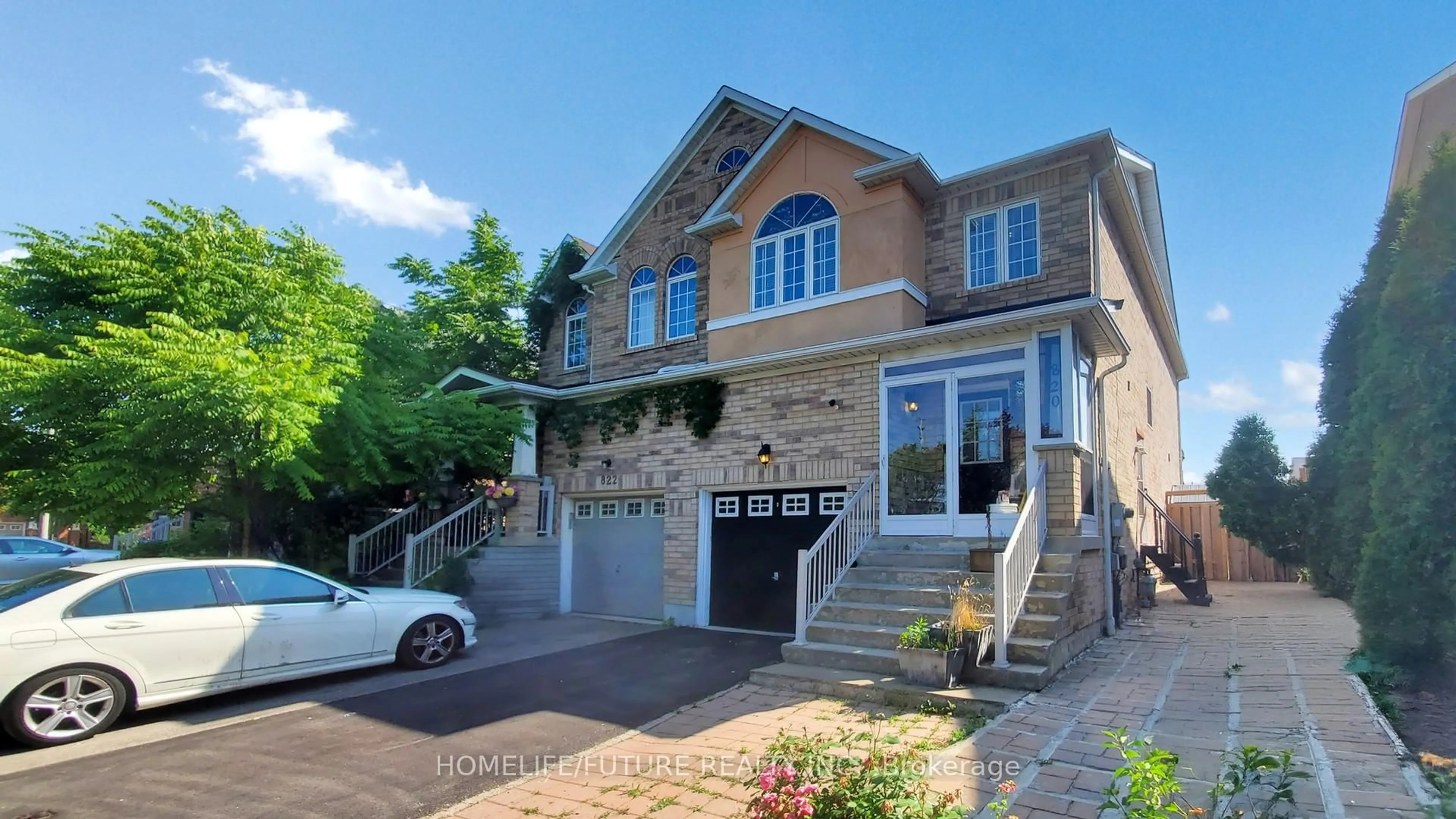 Home with brick exterior material, street for 820 Bethany Cres, Mississauga Ontario L5V 3B9