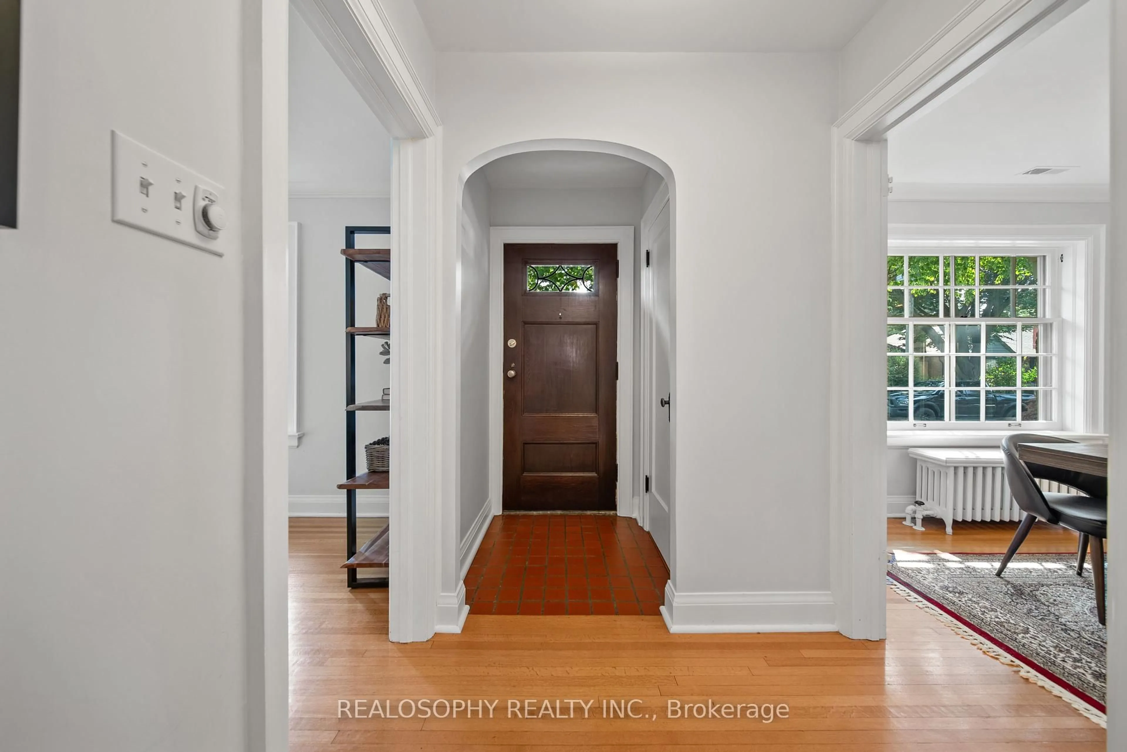 Indoor entryway for 9 Edgemore Dr, Toronto Ontario M8Y 2M6