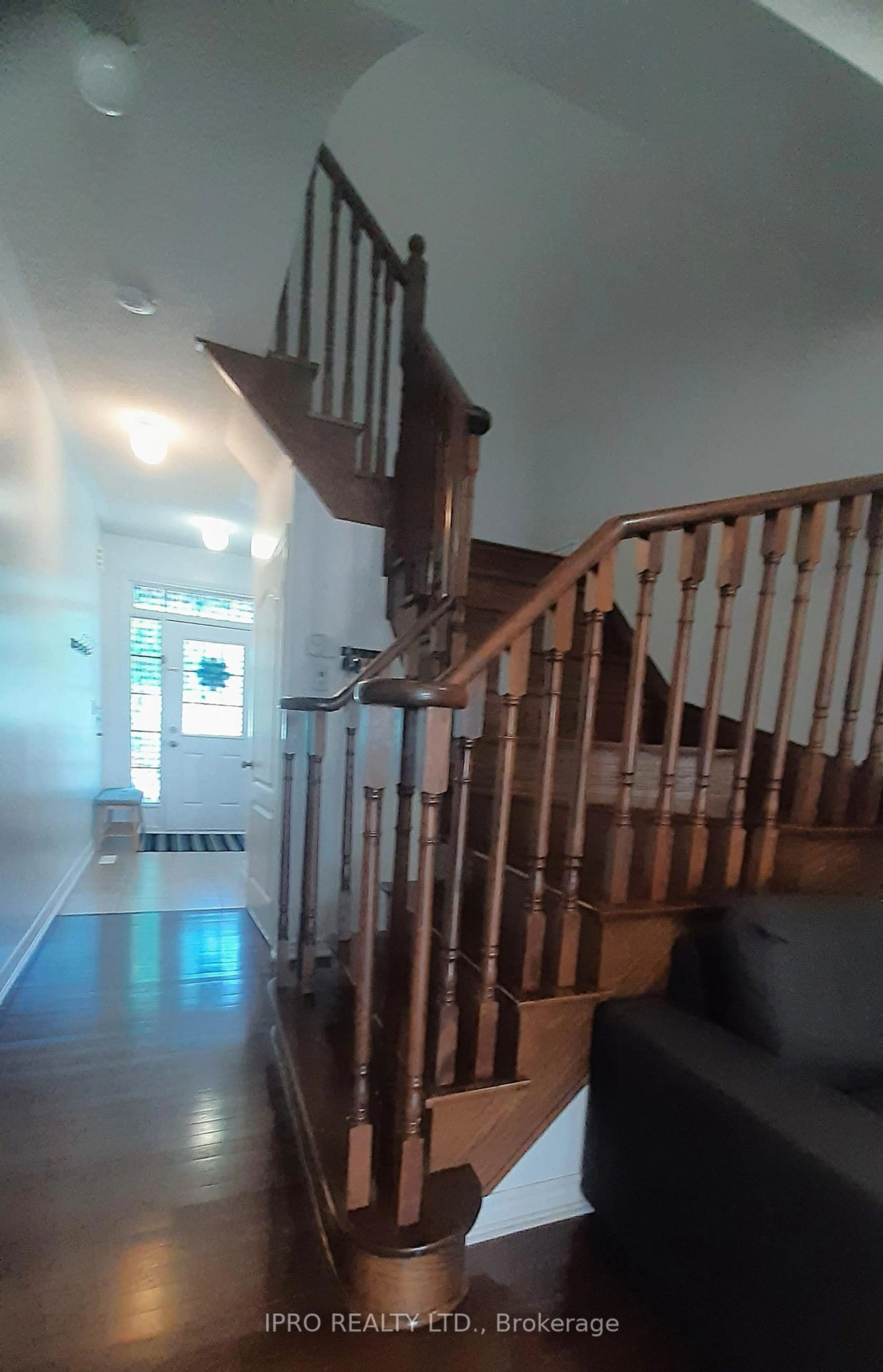 Unknown for 33 Hatton Crt, Brampton Ontario L6Y 5T5
