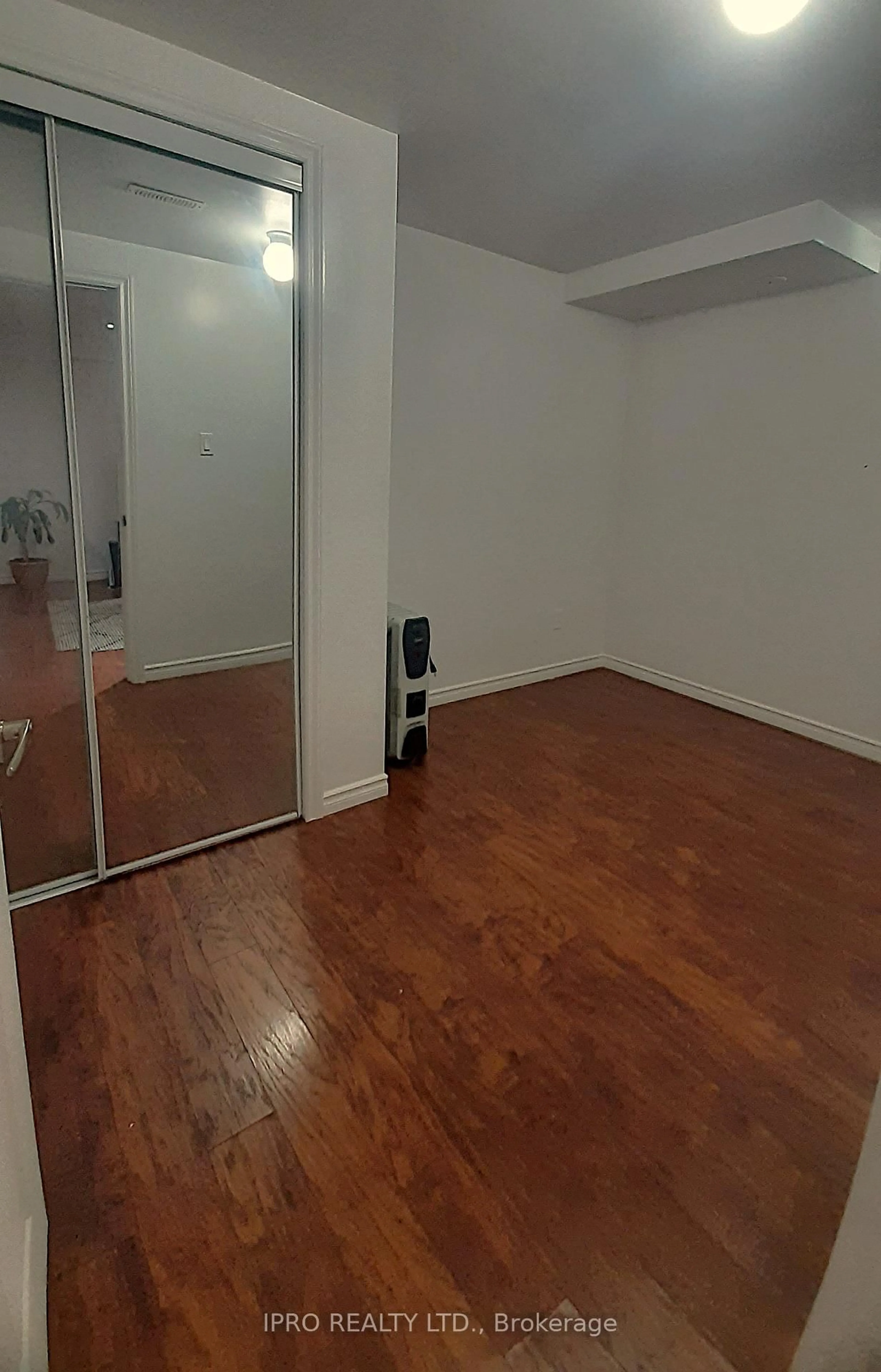 A pic of a room for 33 Hatton Crt, Brampton Ontario L6Y 5T5