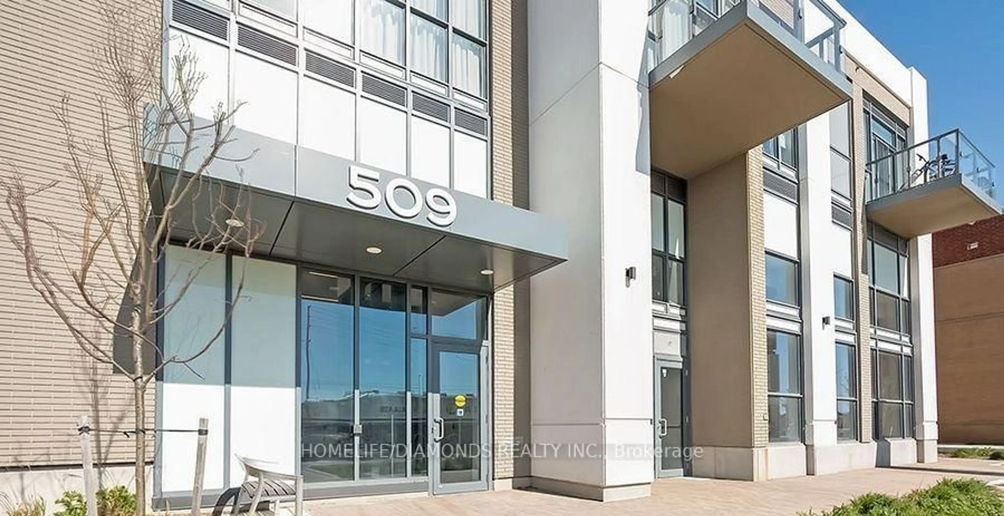 Indoor foyer for 509 DUNDAS St #415, Oakville Ontario L6M 4M2