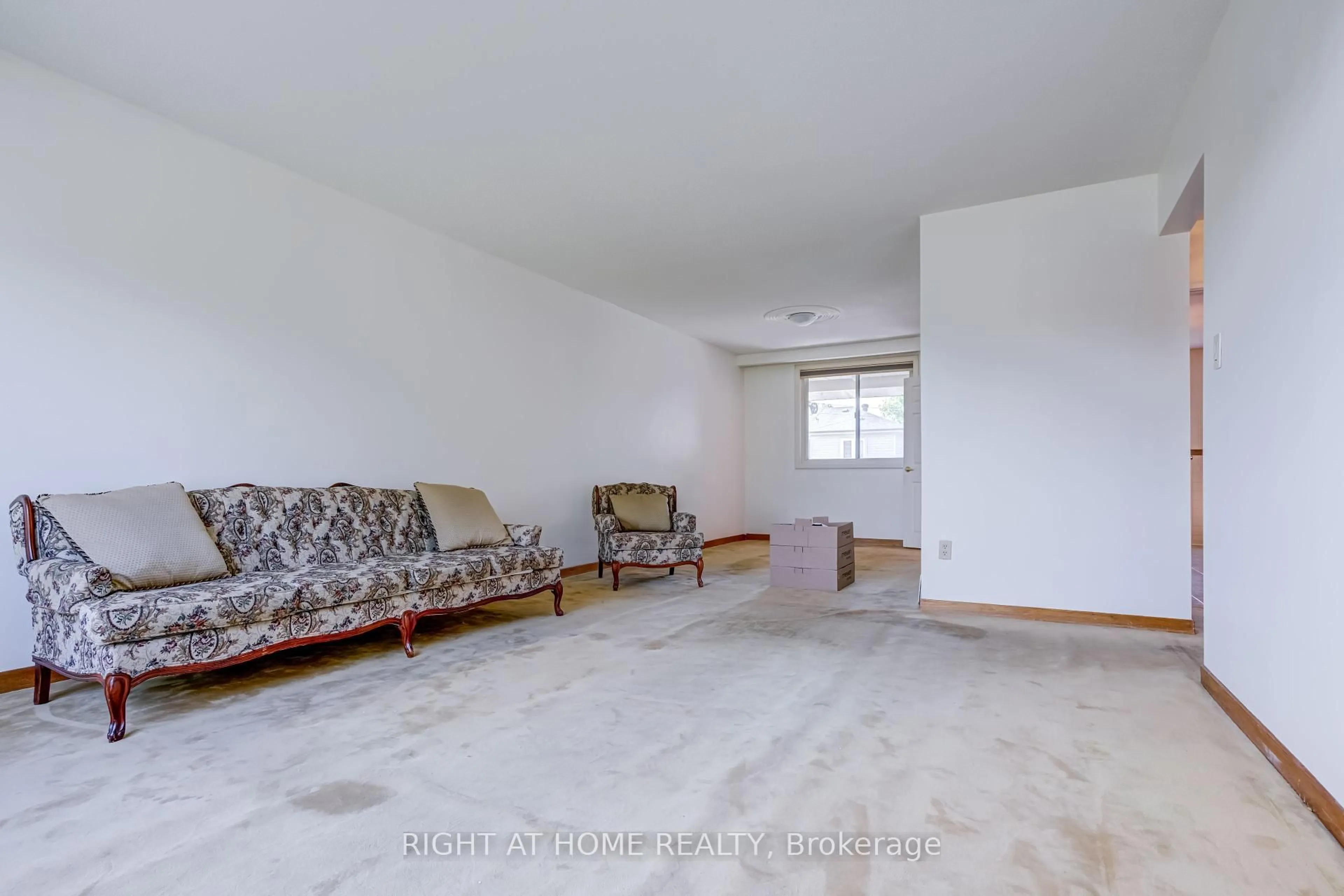 Living room with furniture, unknown for 124 Clairton Cres, Toronto Ontario M6N 2M6