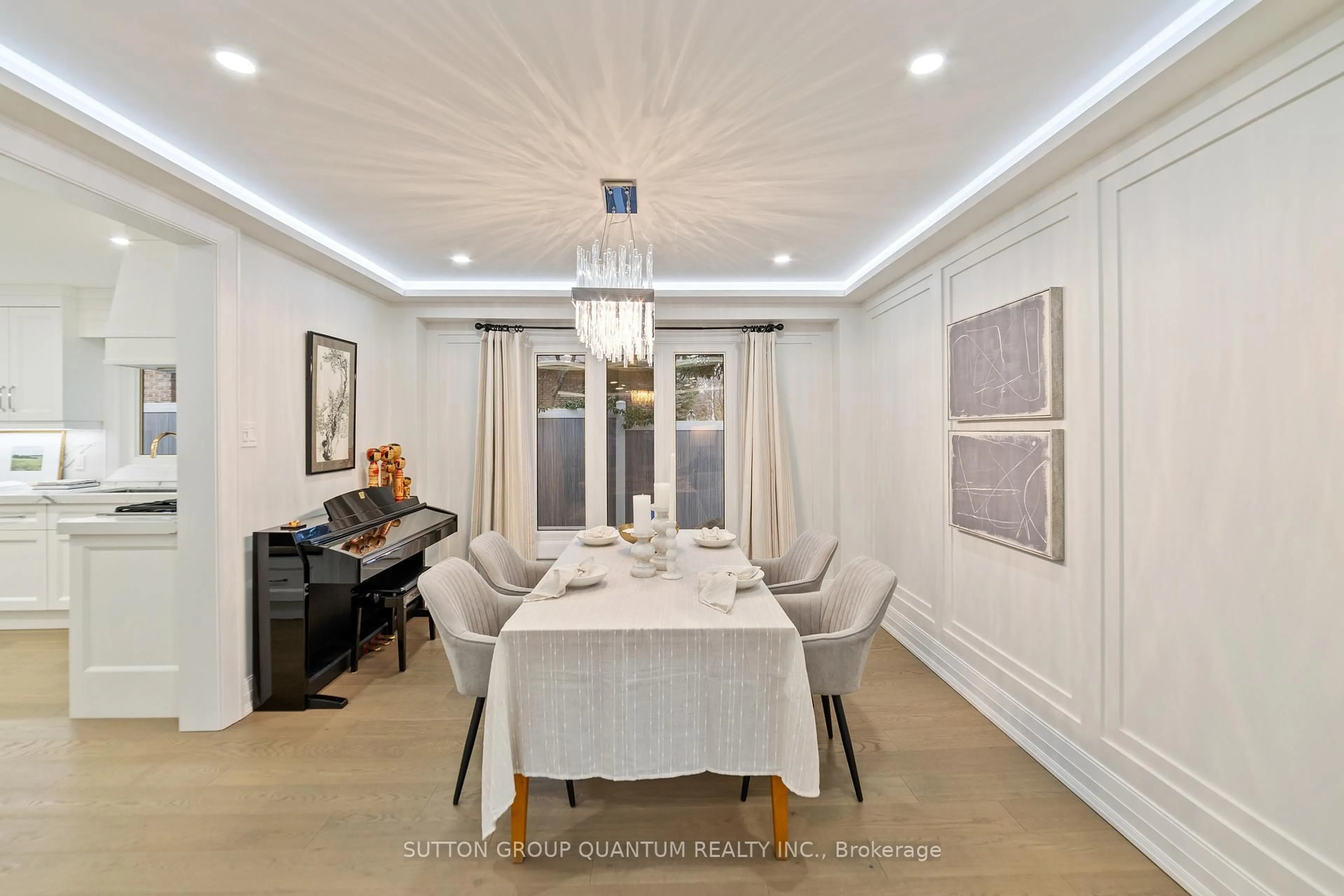 Dining room, unknown for 1857 Friar Tuck Crt, Mississauga Ontario L5K 2L4