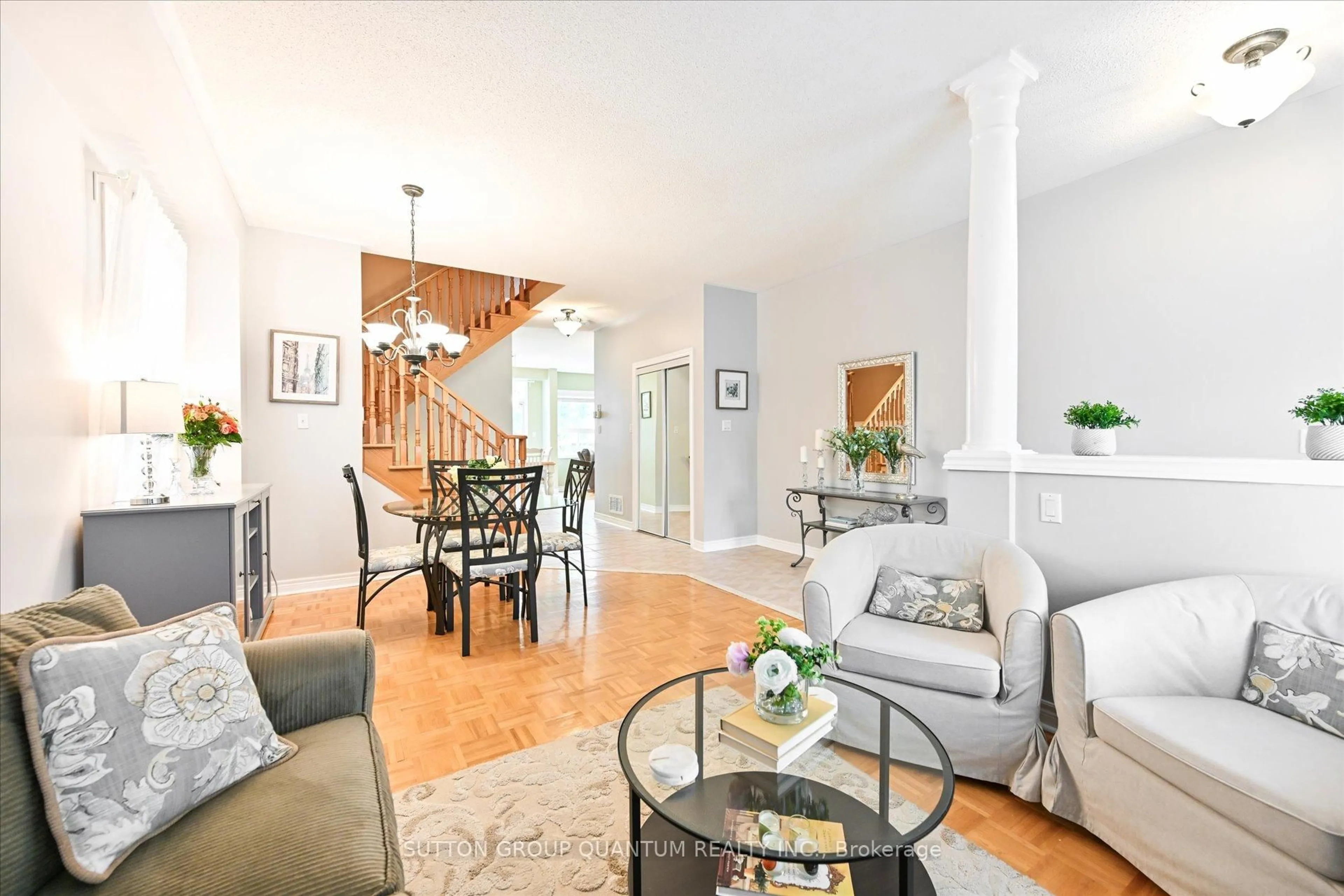 Living room with furniture, unknown for 3512 Positano Pl, Mississauga Ontario L5M 6Y9