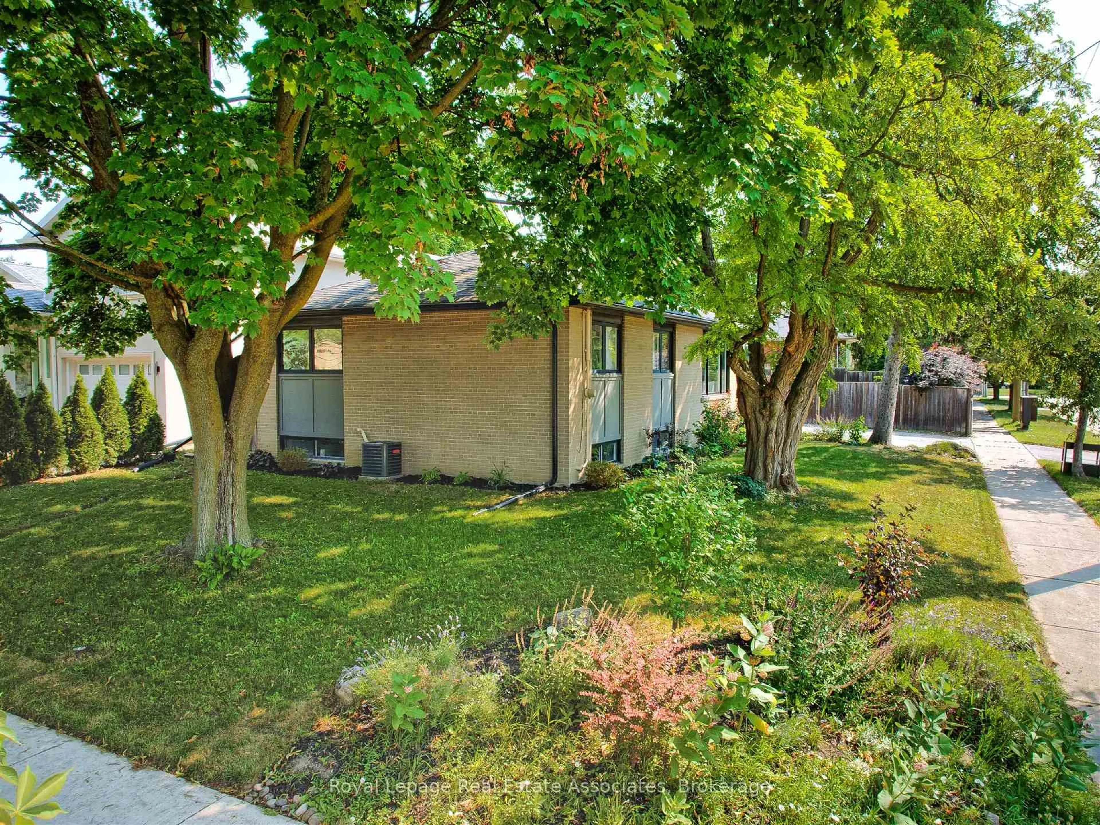 A pic from outside/outdoor area/front of a property/back of a property/a pic from drone, street for 4 Sabine Rd, Toronto Ontario M9B 3A7