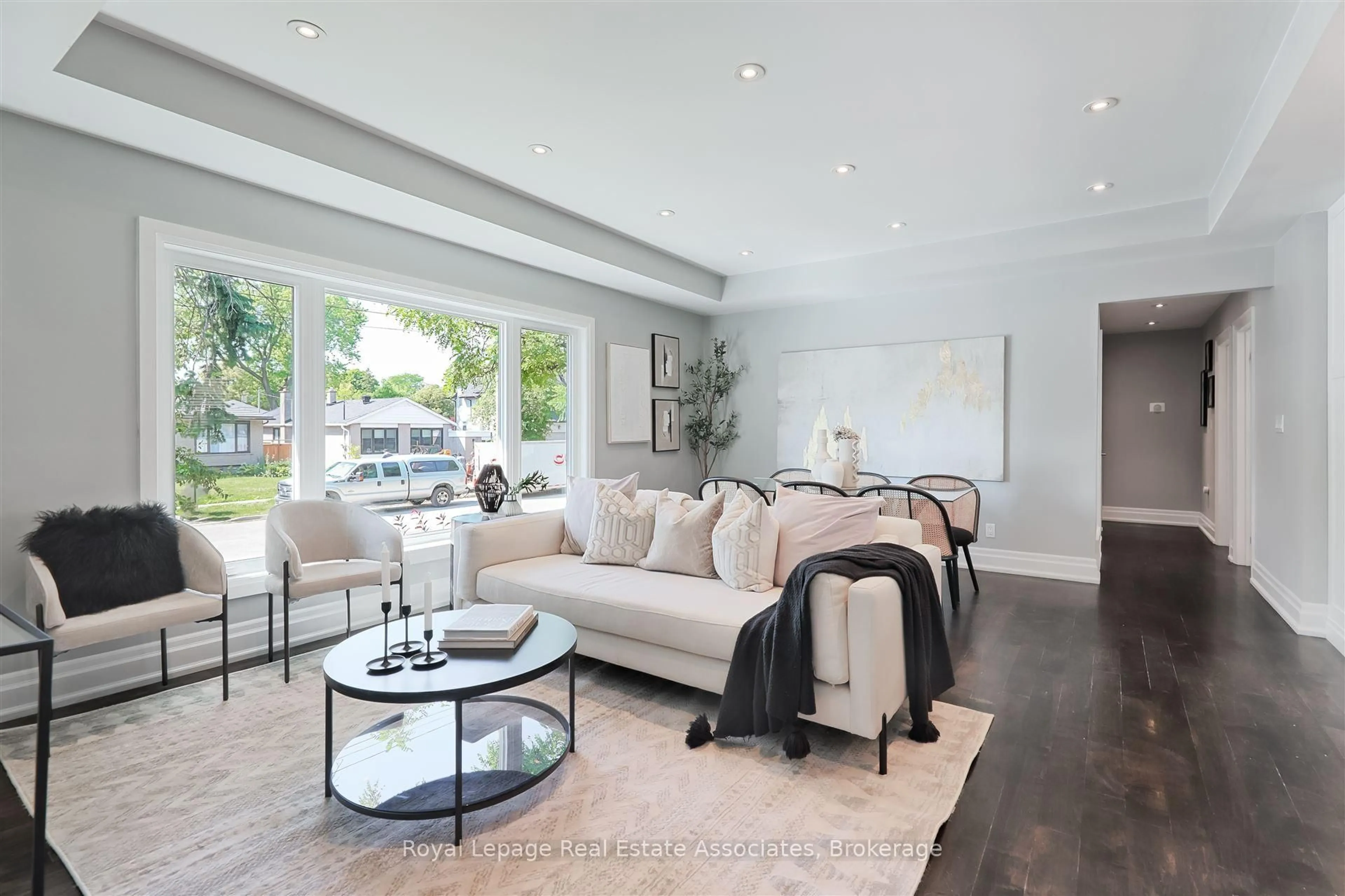 Living room with furniture, unknown for 4 Sabine Rd, Toronto Ontario M9B 3A7