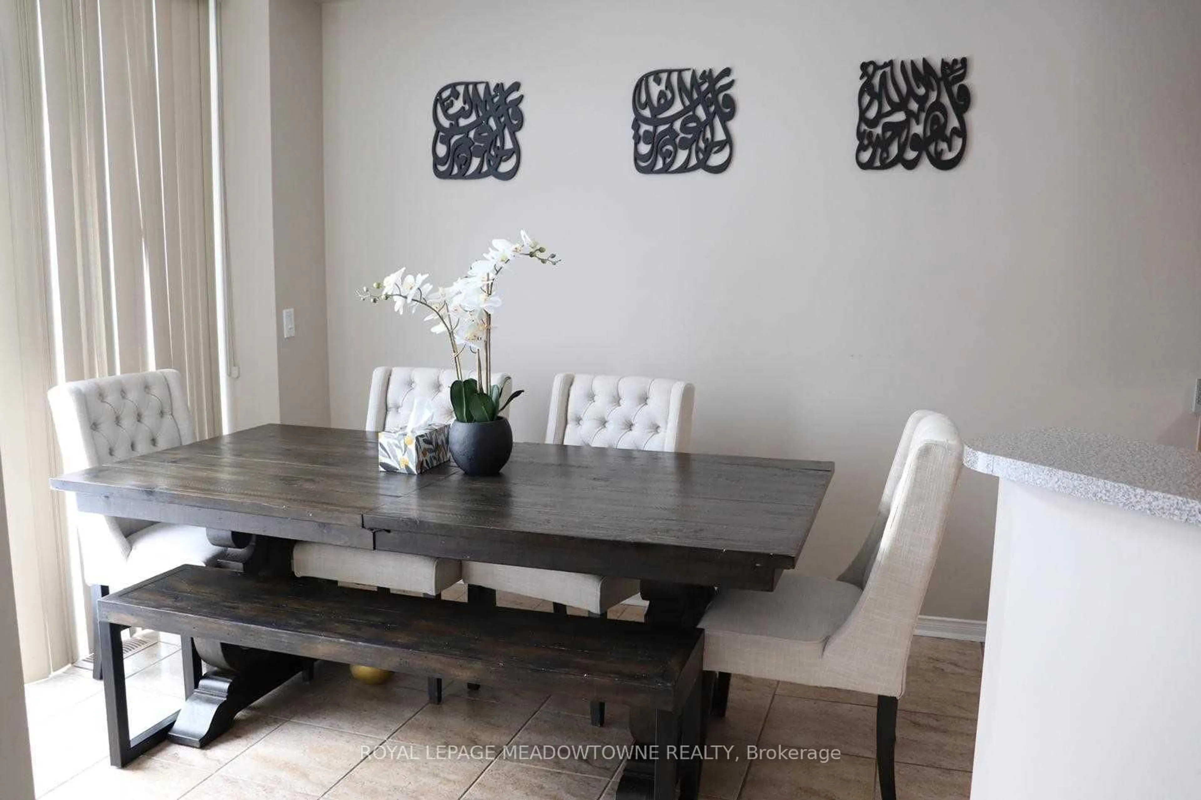 Dining room, unknown for 3890 Skyview St, Mississauga Ontario L5M 8A4