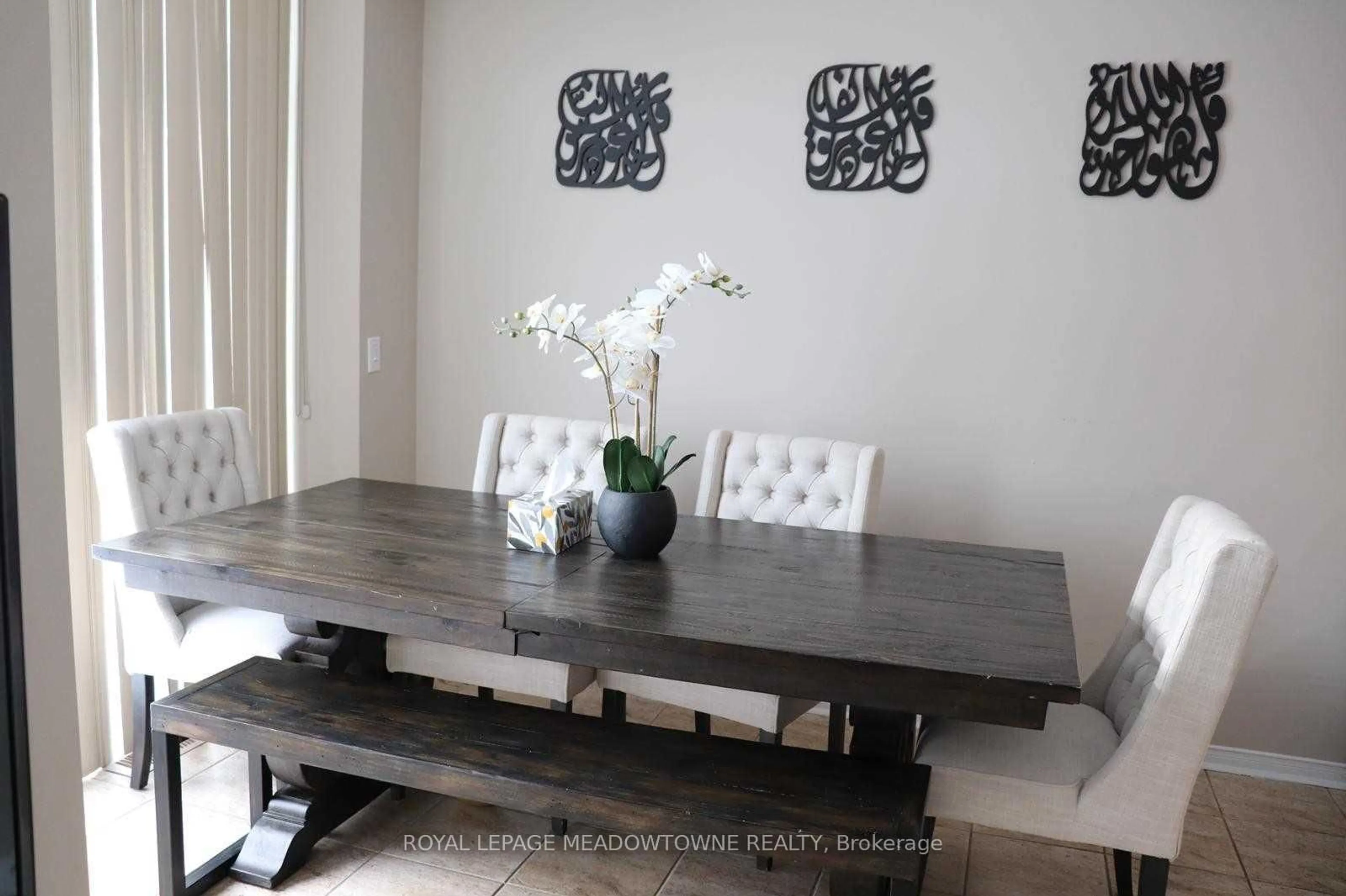 Dining room, unknown for 3890 Skyview St, Mississauga Ontario L5M 8A4
