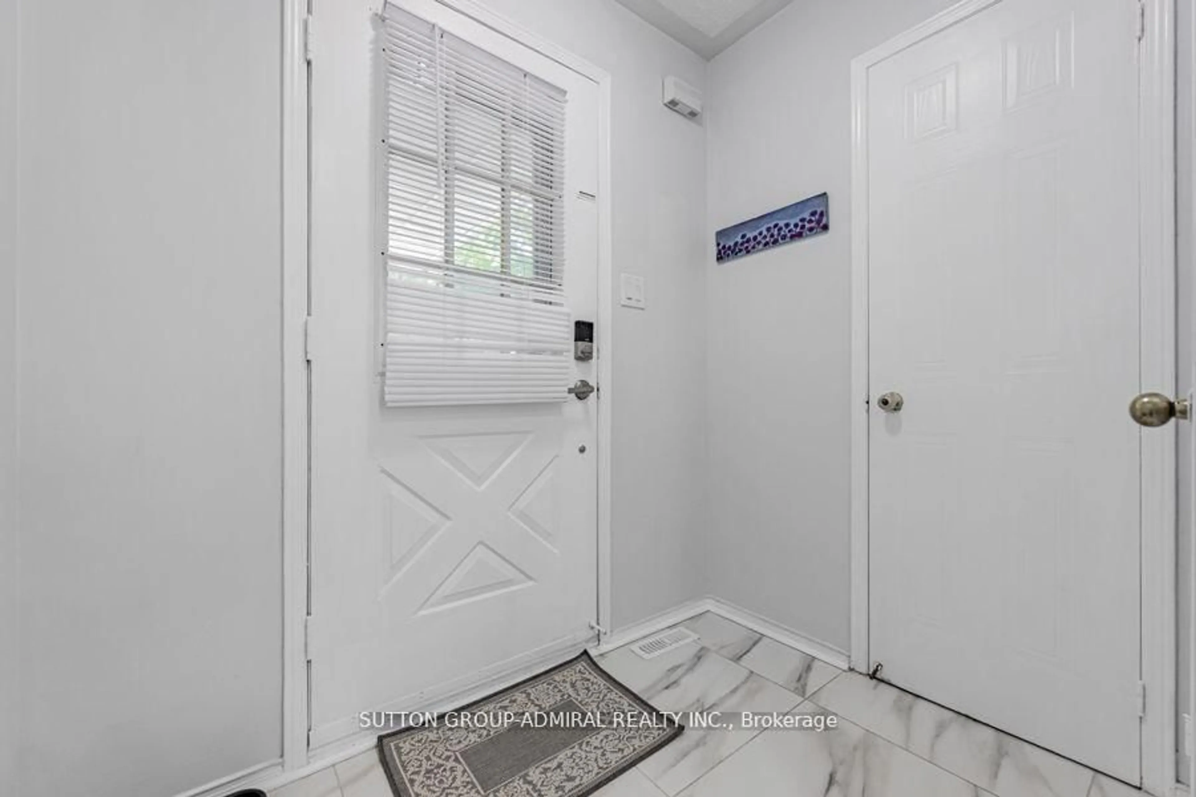 Indoor entryway for 88 Wickstead Crt, Brampton Ontario L6R 1N8