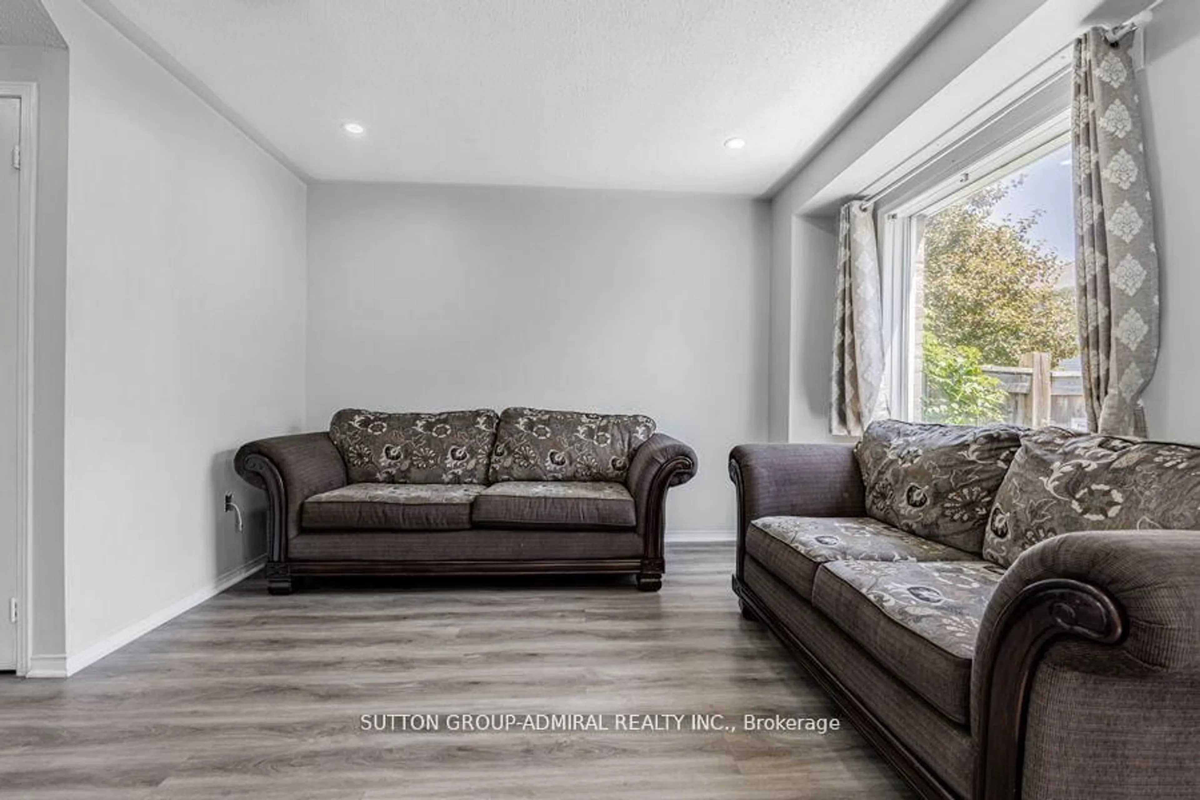 Living room with furniture, unknown for 88 Wickstead Crt, Brampton Ontario L6R 1N8