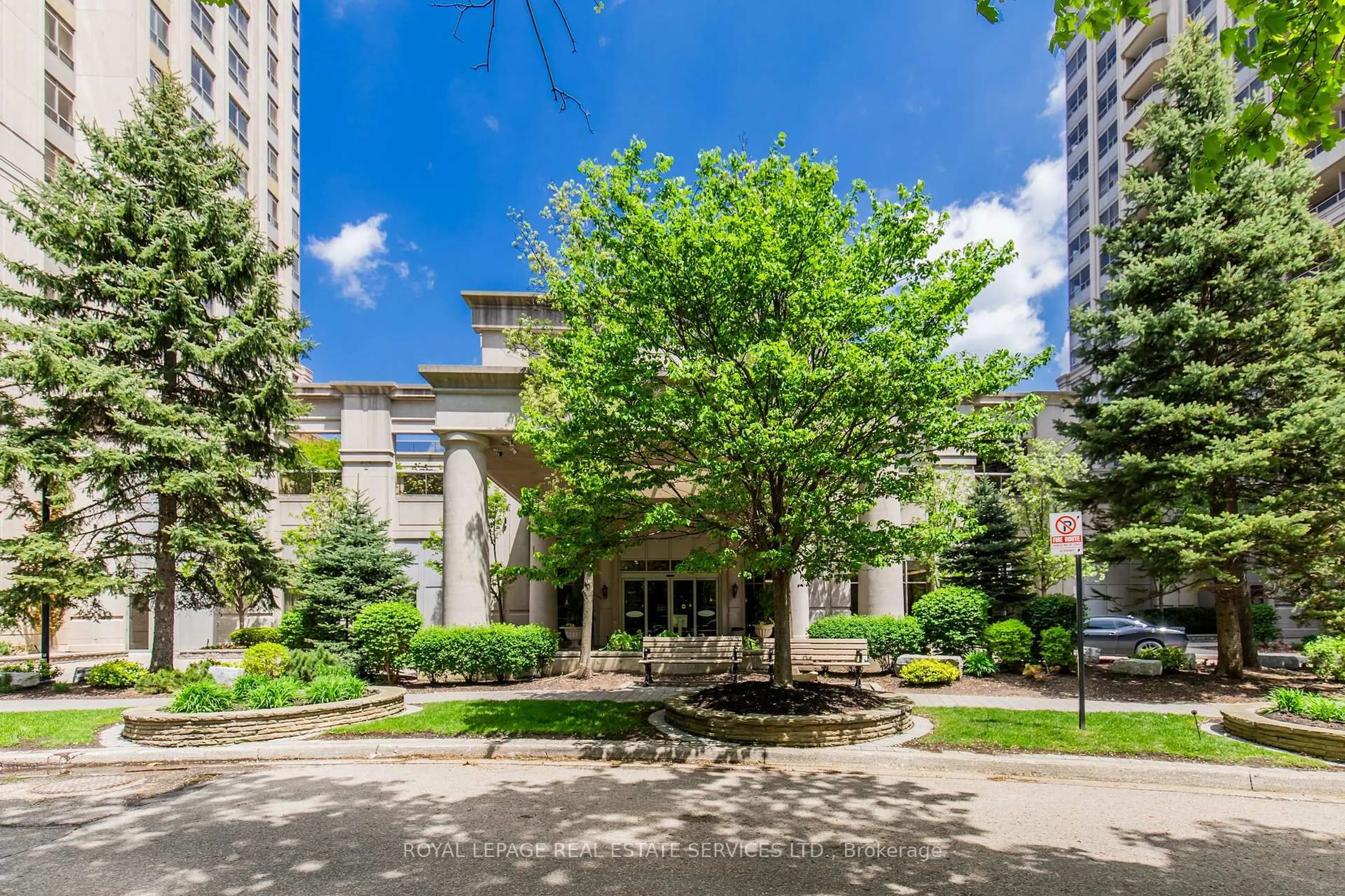 Unknown for 25 Kingsbridge Garden Circ #418, Mississauga Ontario L5R 4B1