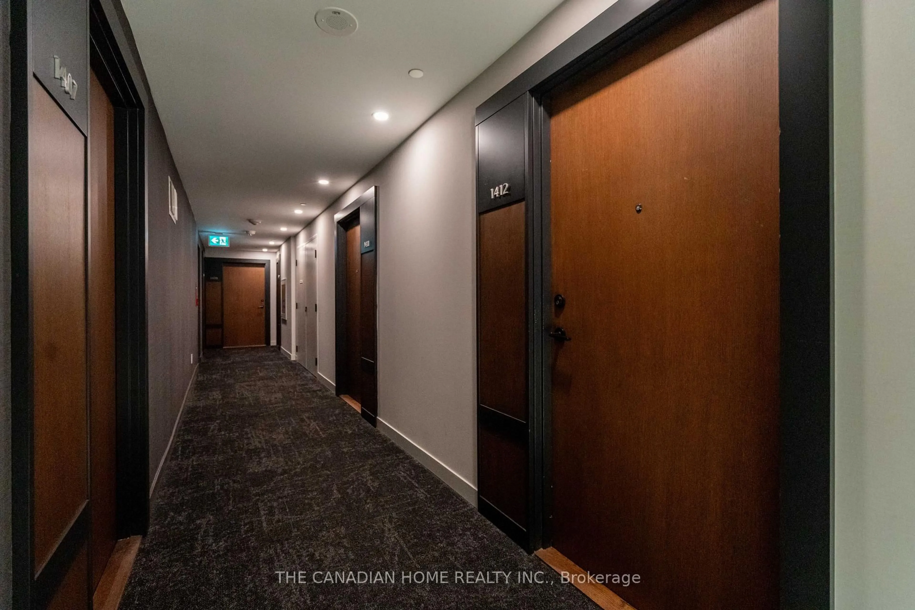 Indoor foyer for 4065 Confederation Pkwy #1412, Mississauga Ontario L5B 0L4