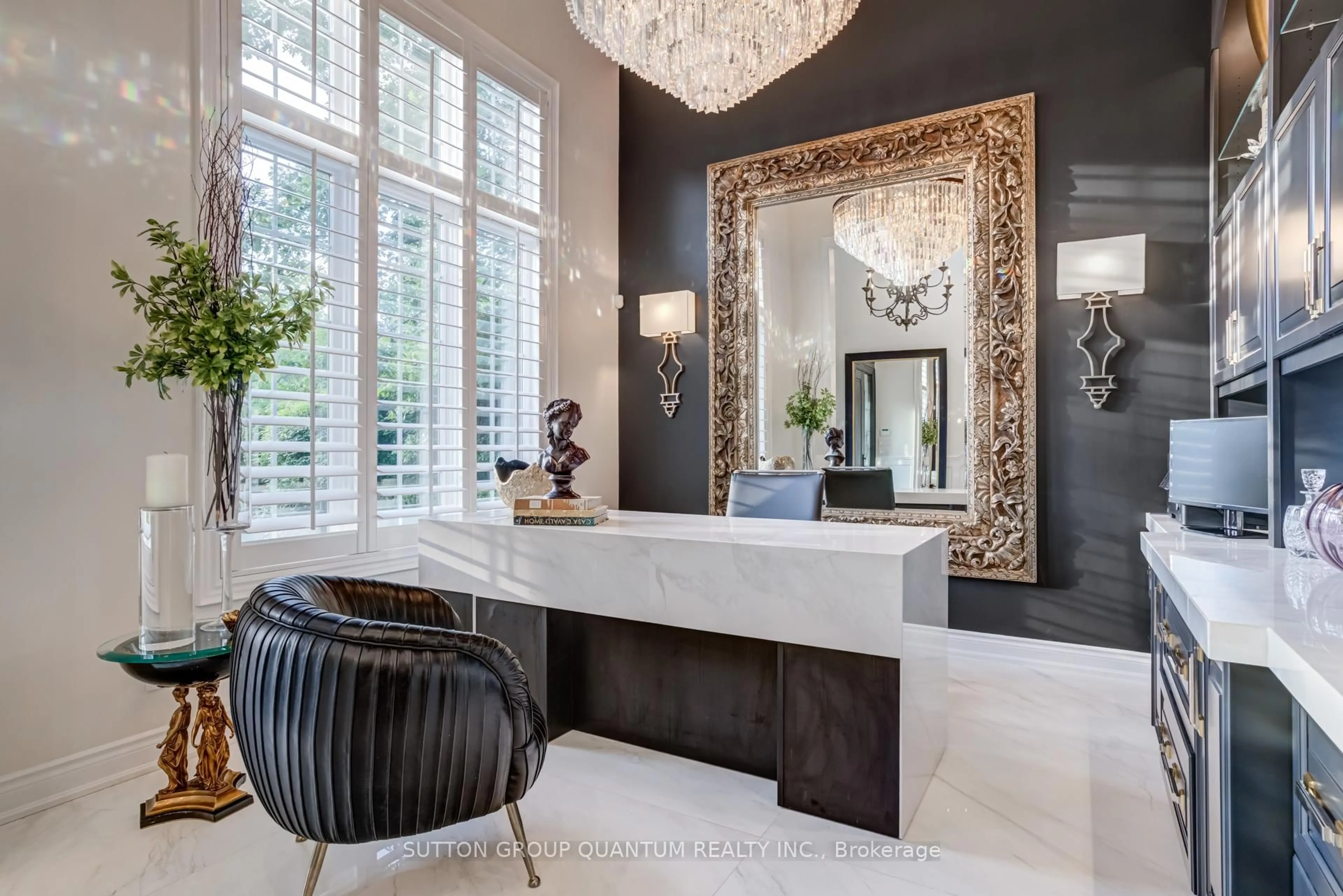 Contemporary bathroom, ceramic/tile floor for 560 Hancock Way, Mississauga Ontario L5H 4L5