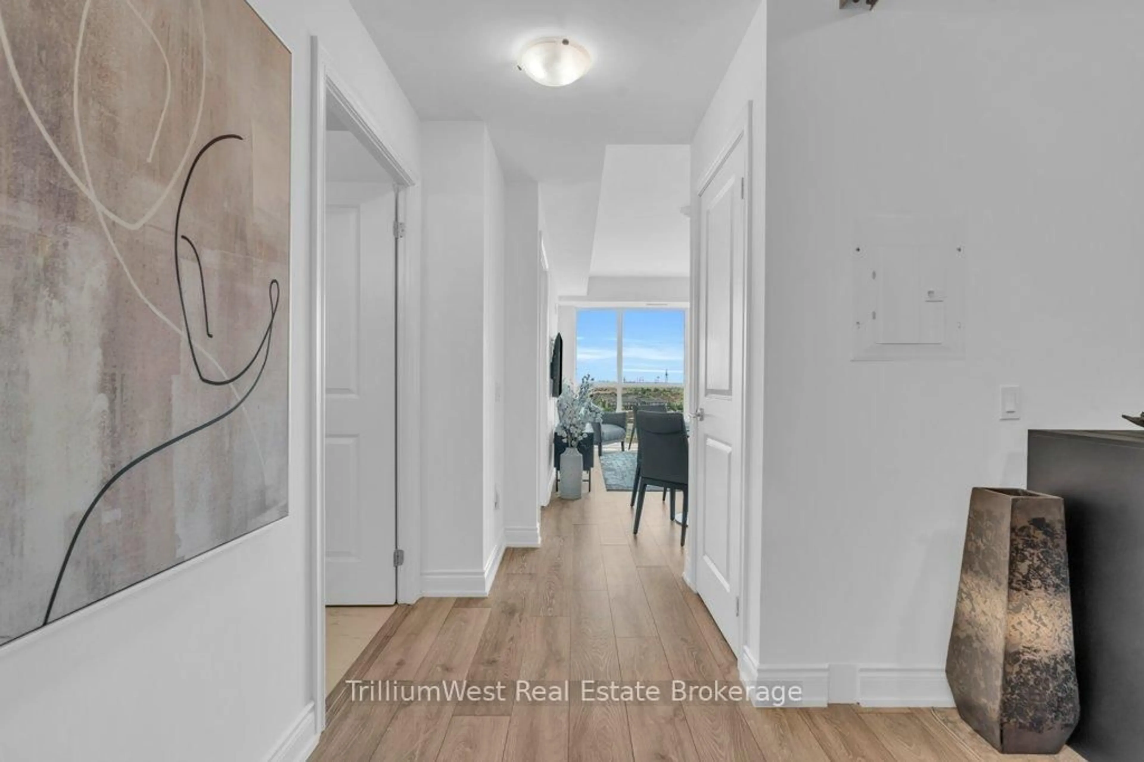Indoor entryway for 1050 Main St #1004, Milton Ontario L9T 9M3