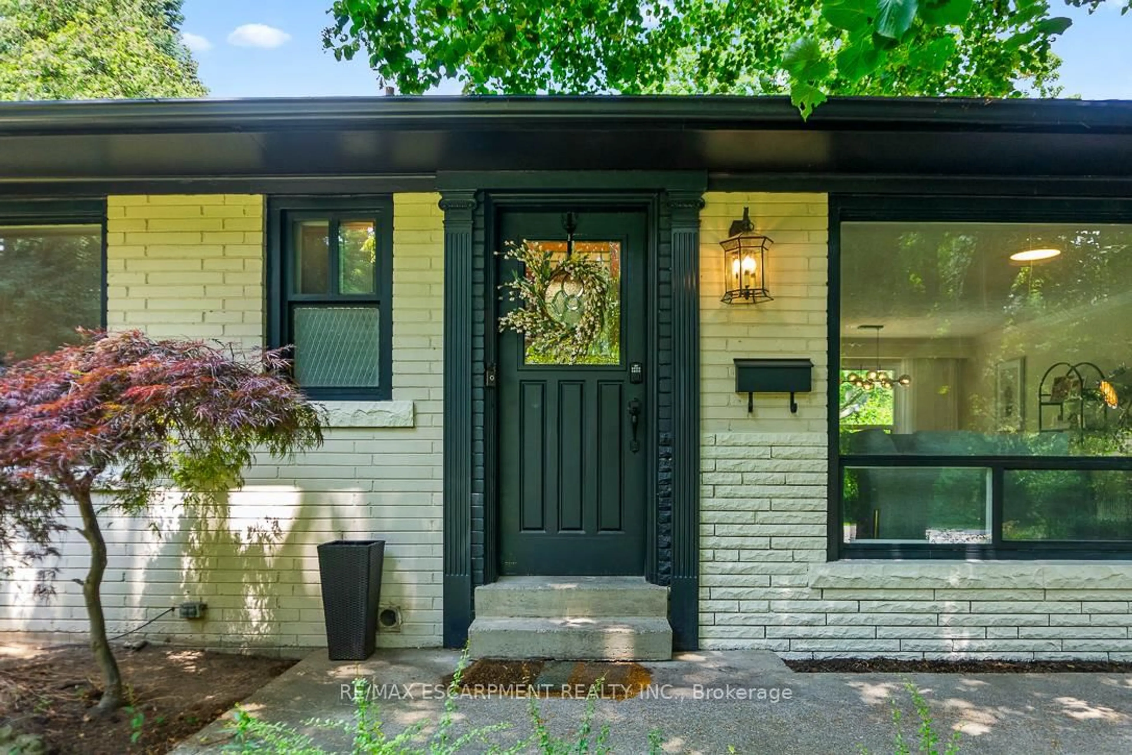 Home with brick exterior material, street for 237 Albion Ave, Oakville Ontario L6J 4T4