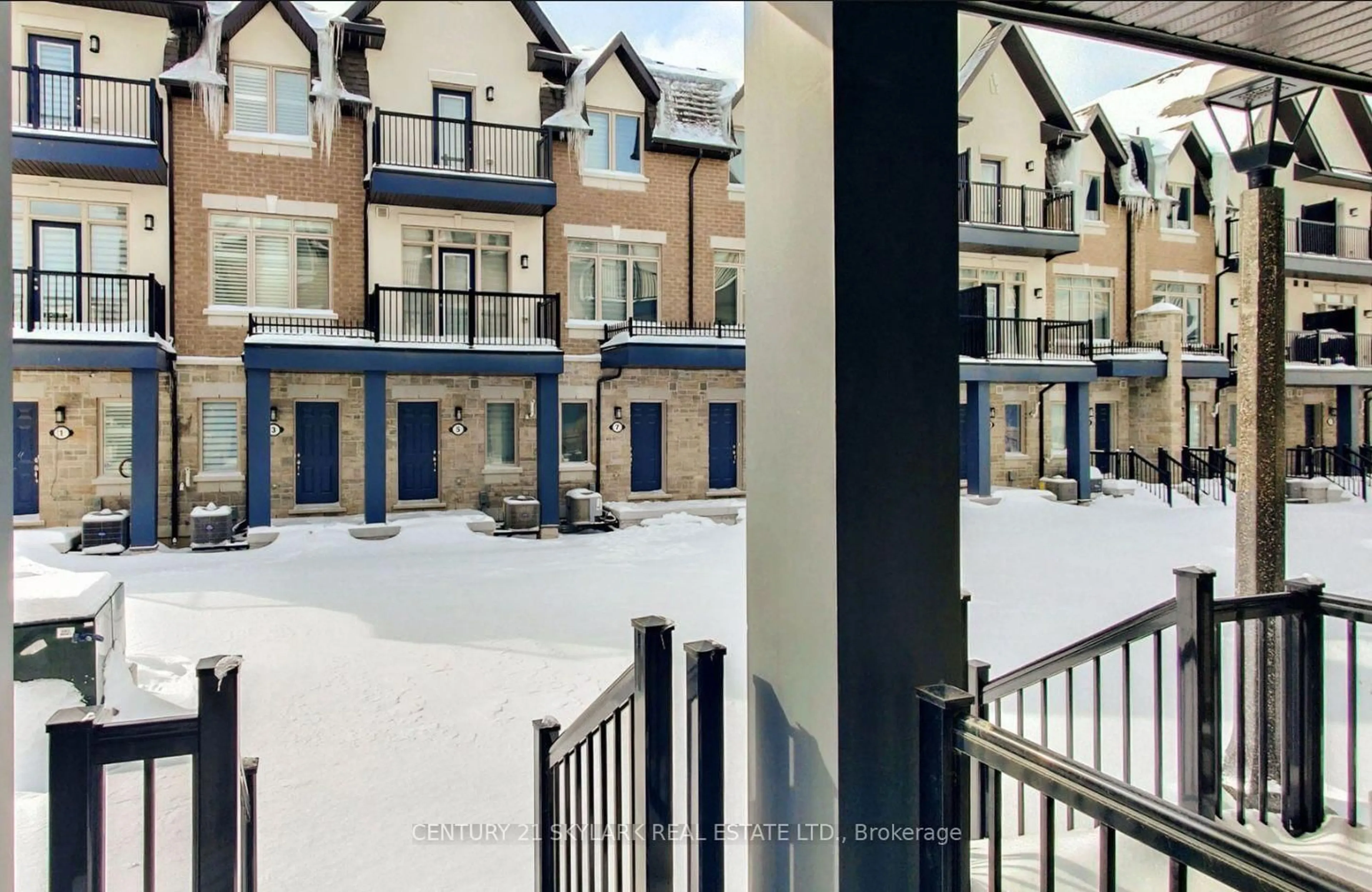 A pic from outside/outdoor area/front of a property/back of a property/a pic from drone, city buildings view from balcony for 17 Springdale Ave, Caledon Ontario L7C 4L4