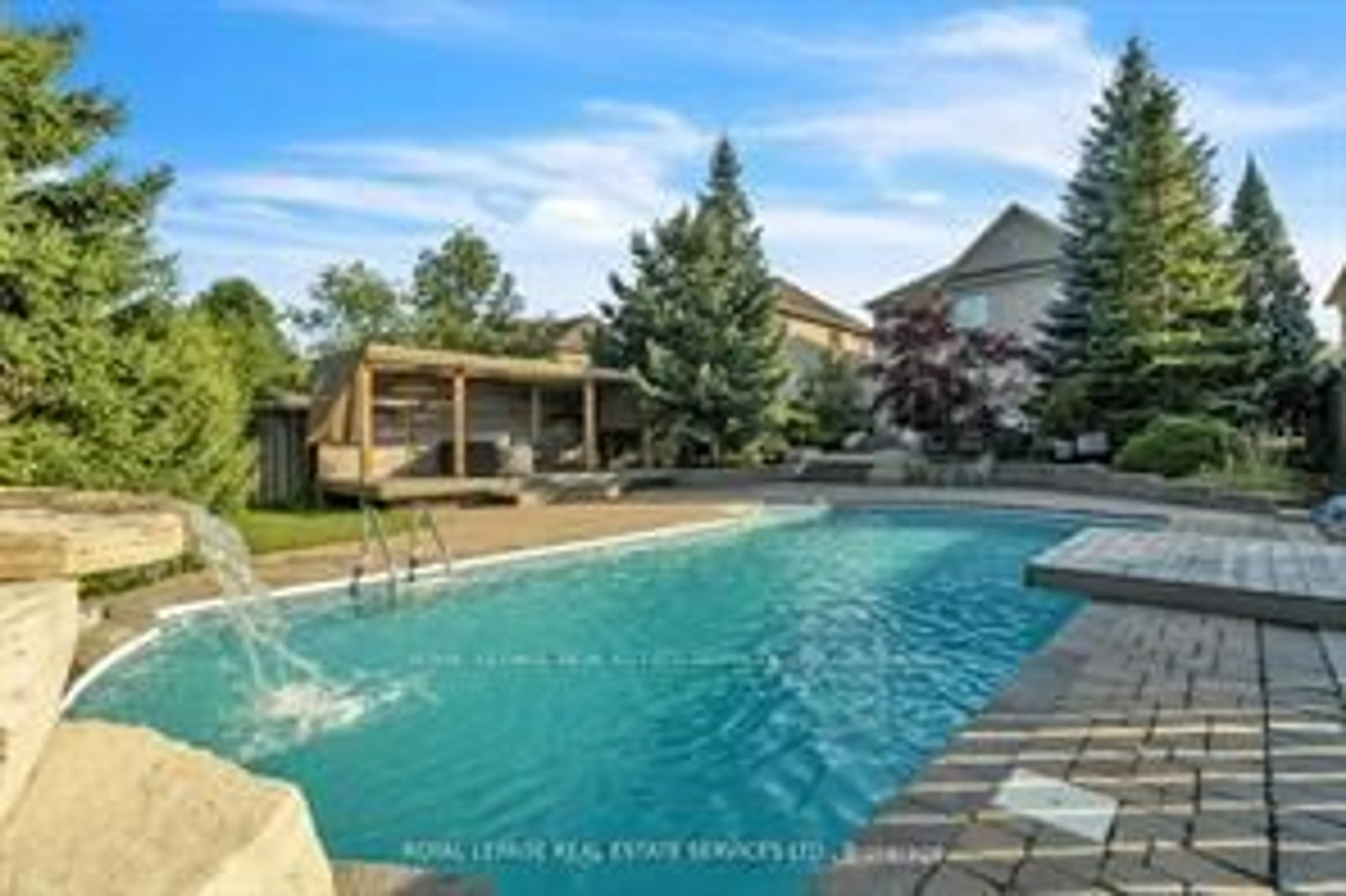 Pool for 215 Burloak Dr, Oakville Ontario L6L 6T6