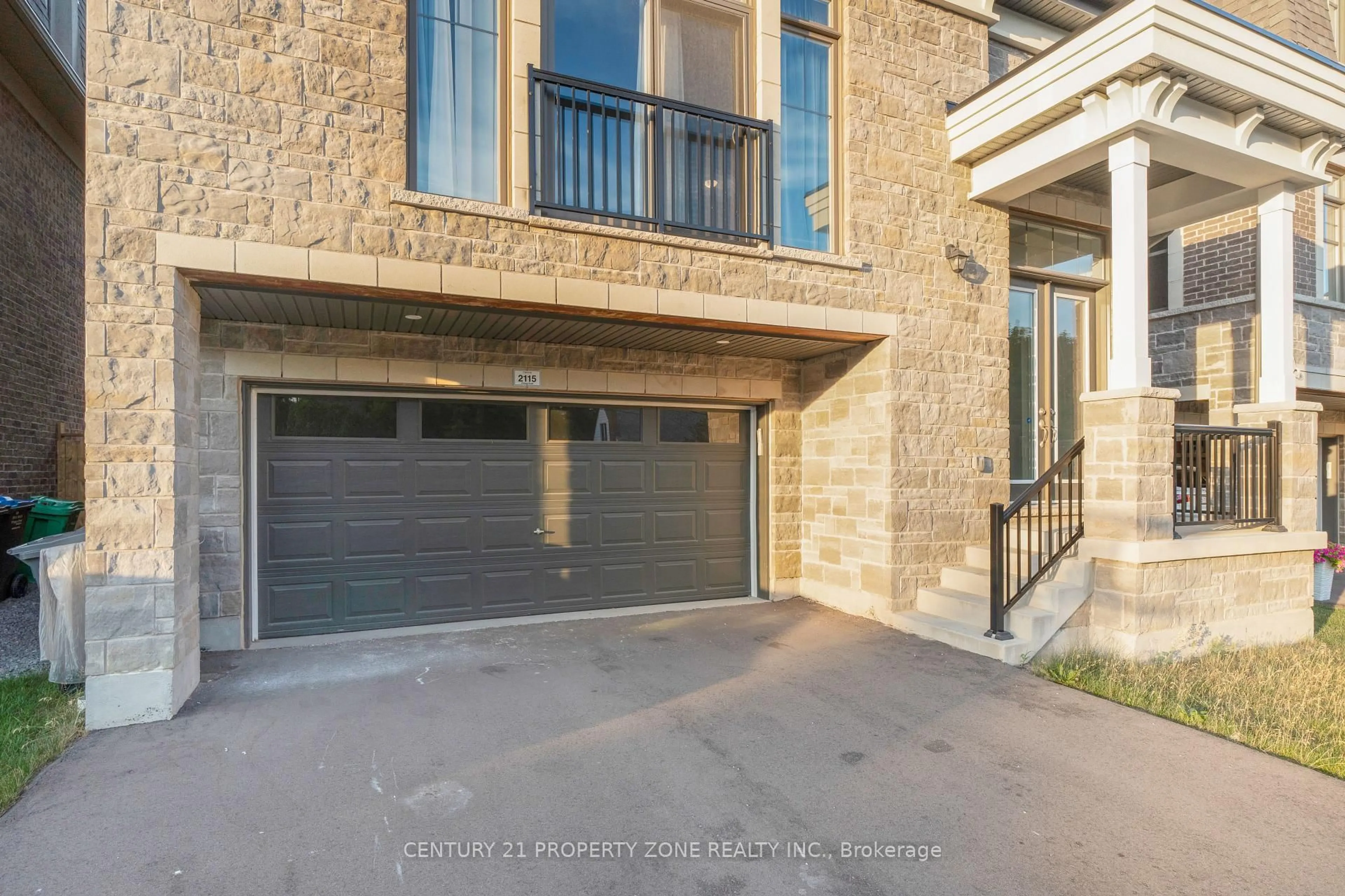 Unknown for 2115 Primate Rd, Mississauga Ontario L4Y 1V5