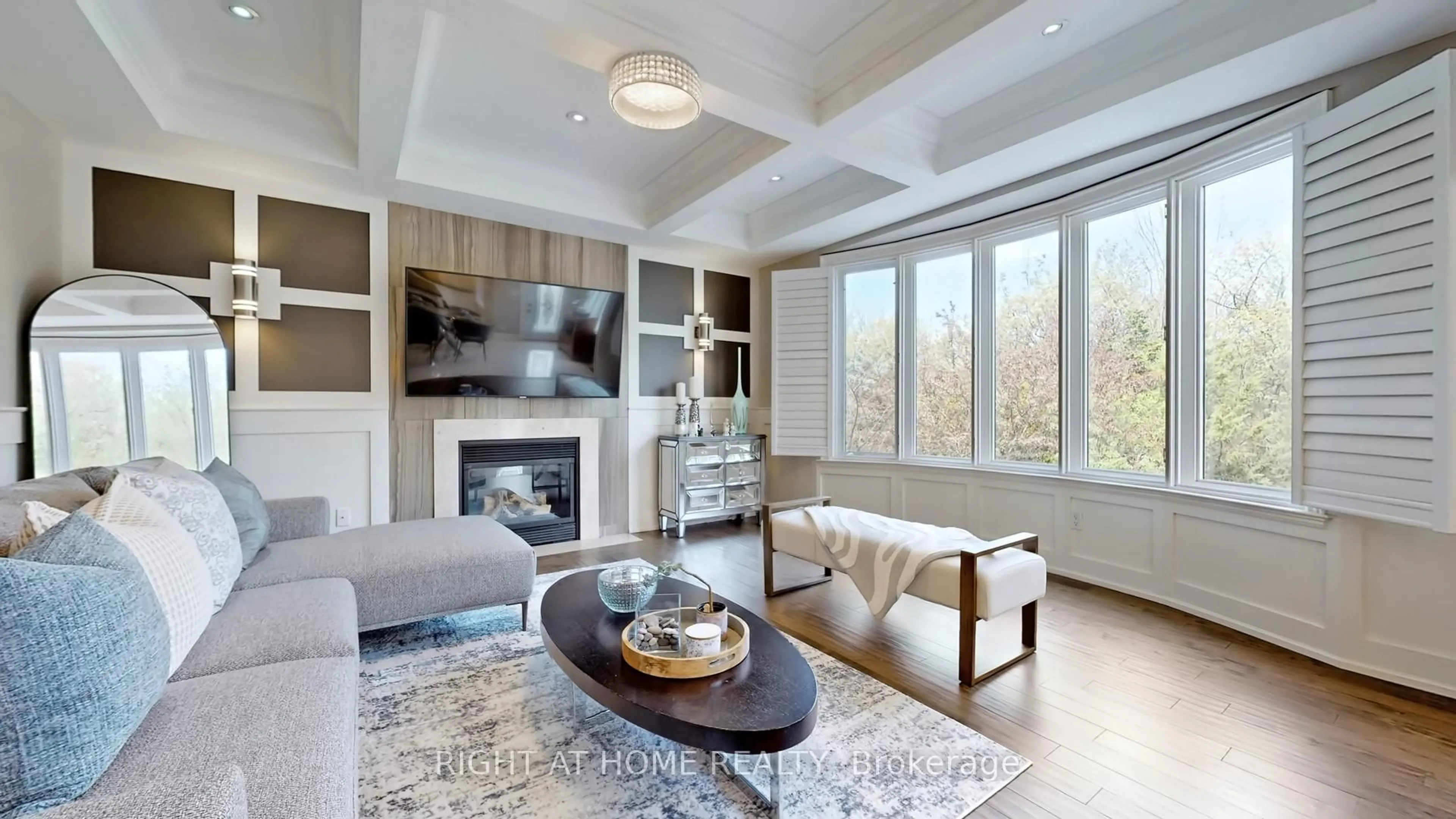 Living room with furniture, unknown for 1504 Pinery Cres, Oakville Ontario L6H 7J9