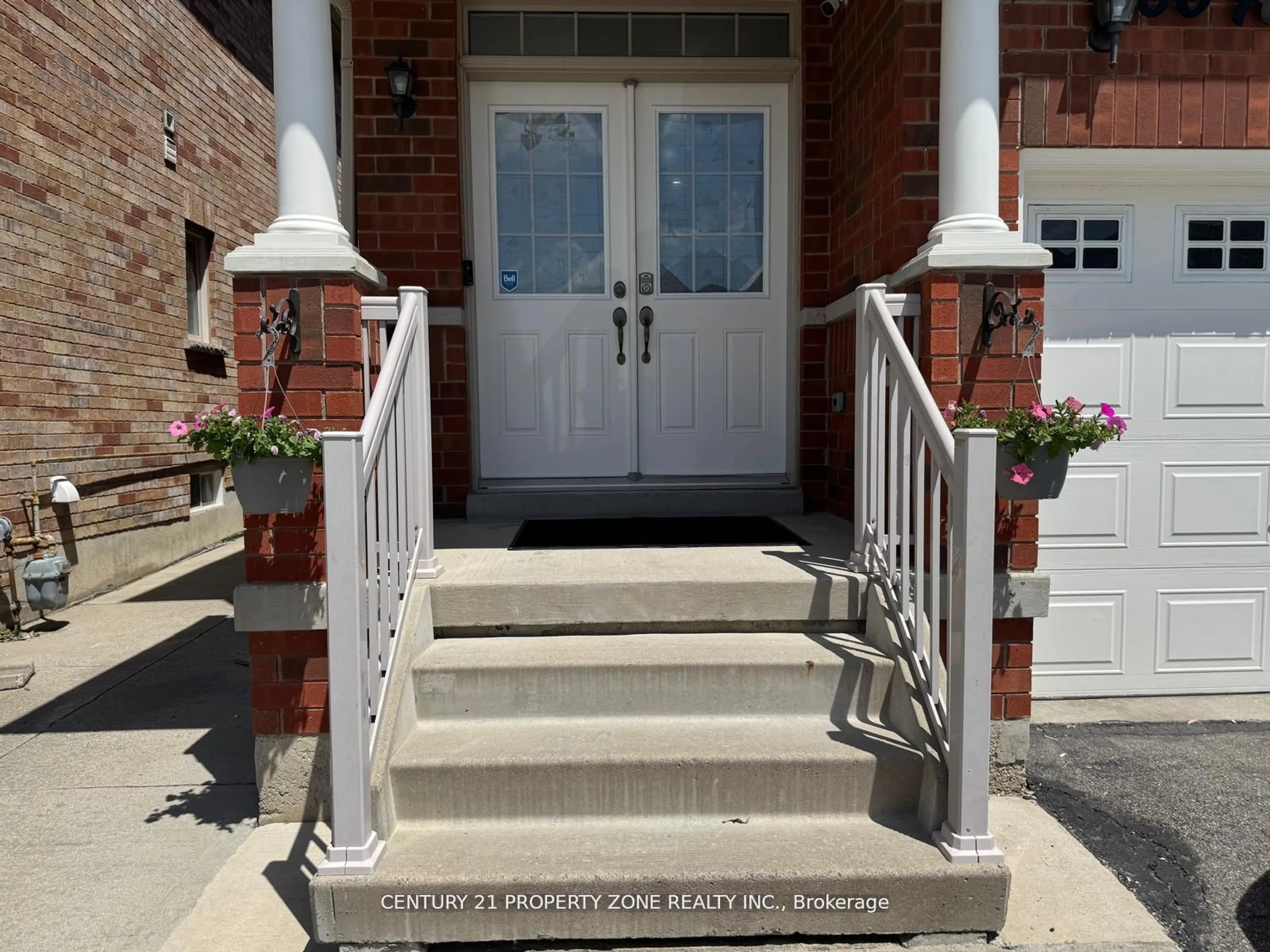 Indoor entryway for 56 Attview Cres, Brampton Ontario L6P 2R5