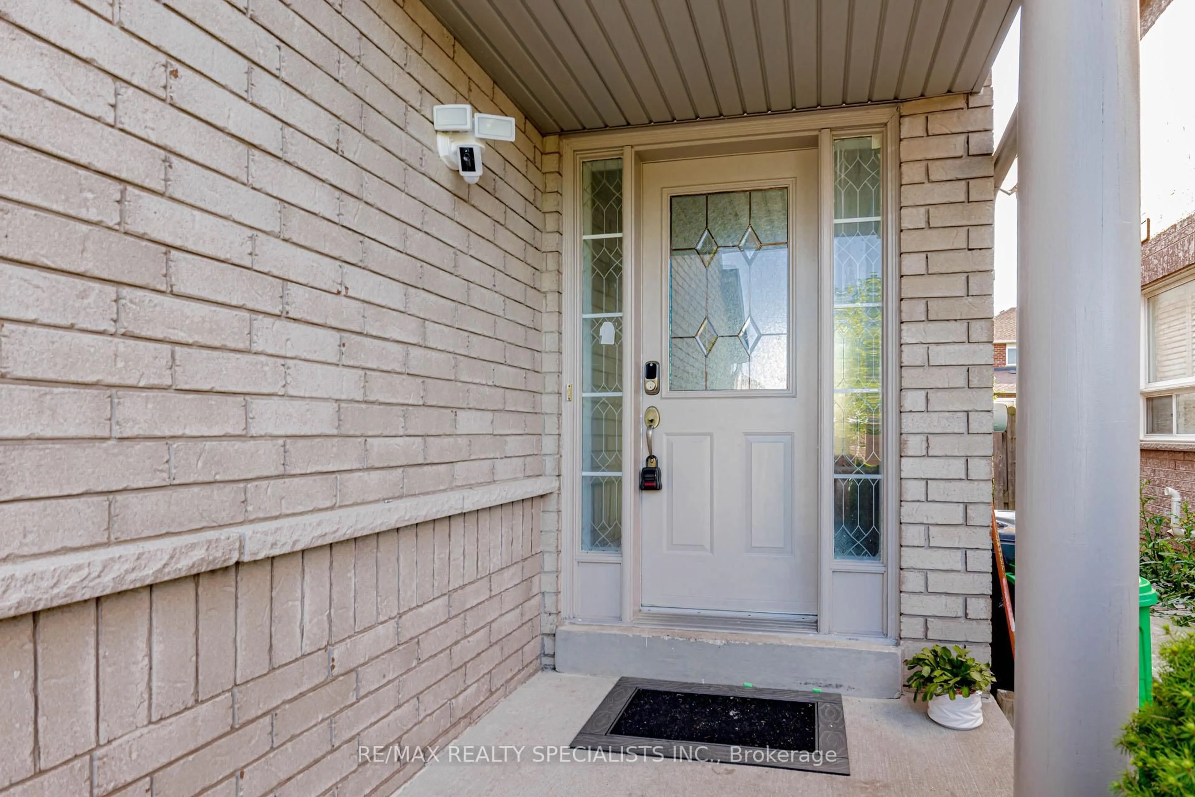 Indoor entryway for 3265 Raindance Cres, Mississauga Ontario L5N 8L8