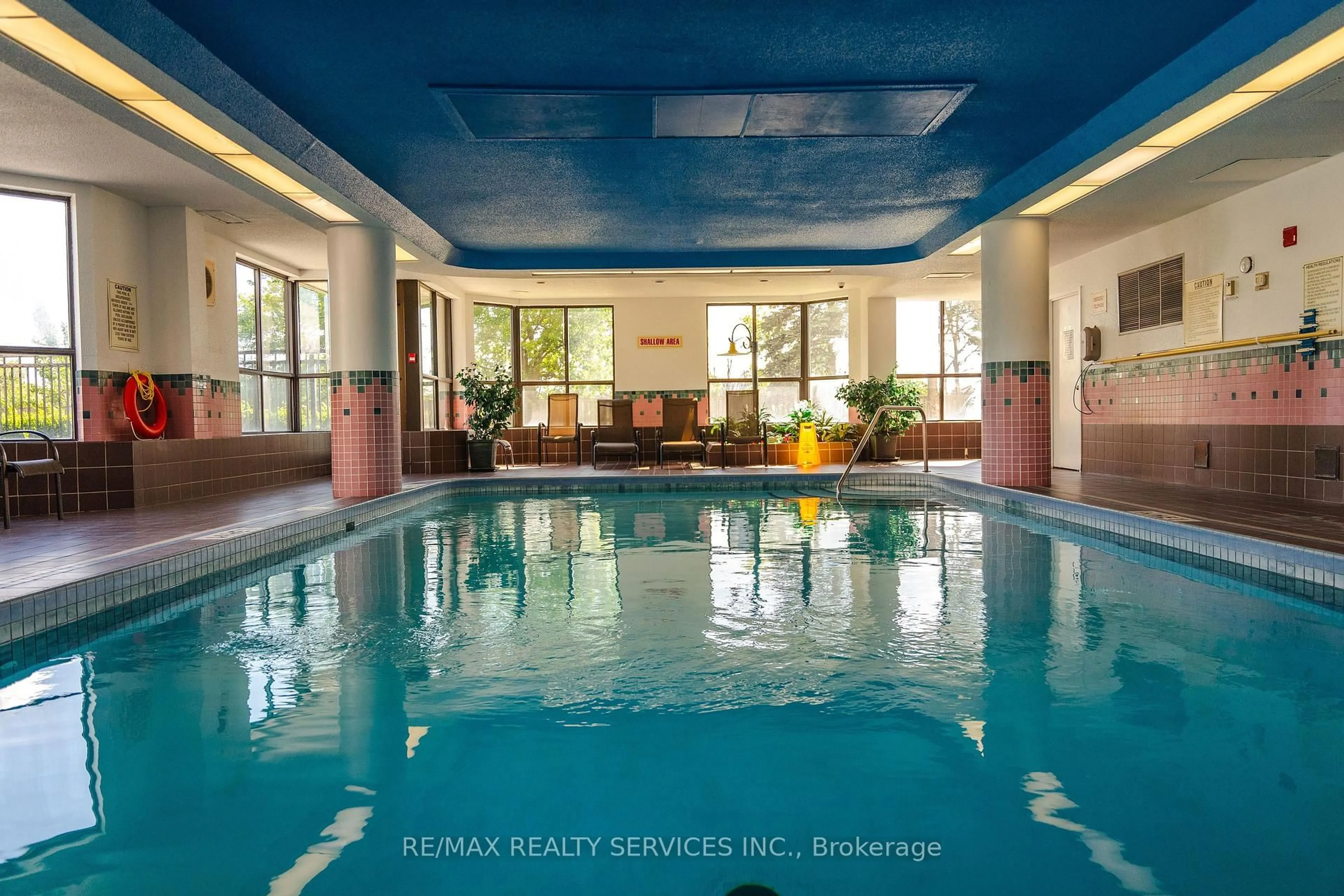Pool for 1155 Bough Beeches Blvd #1405, Mississauga Ontario L4W 4N2