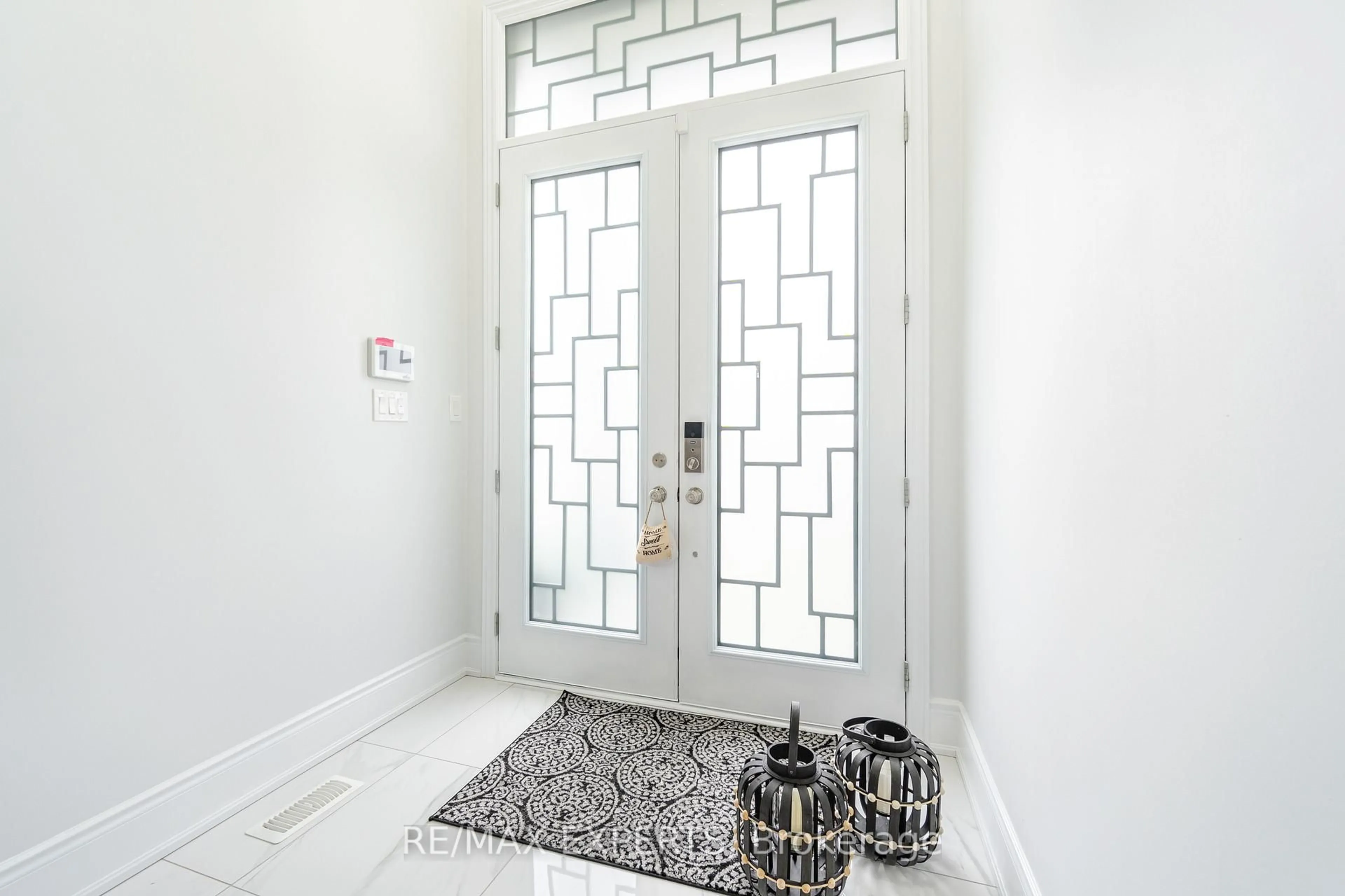 Indoor entryway for 57 Arthur Griffin Cres, Caledon Ontario L7C 3A3