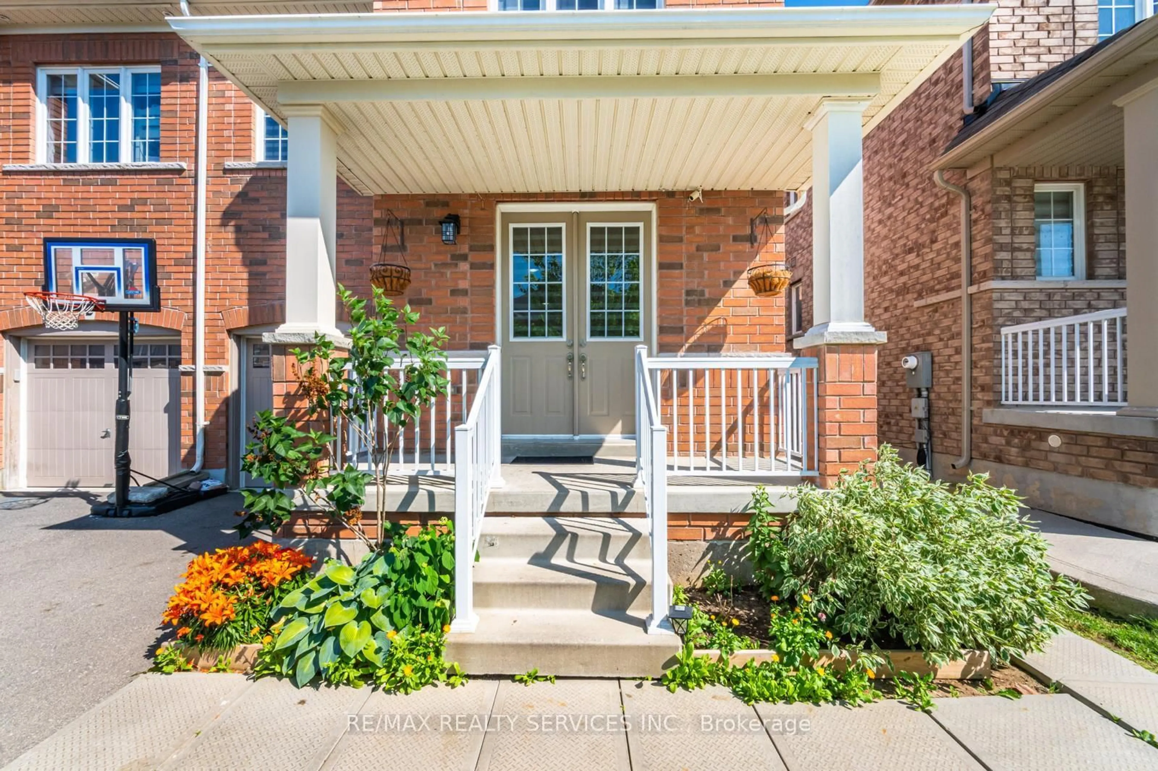 Unknown for 4 Vezna Cres, Brampton Ontario L6X 5K4