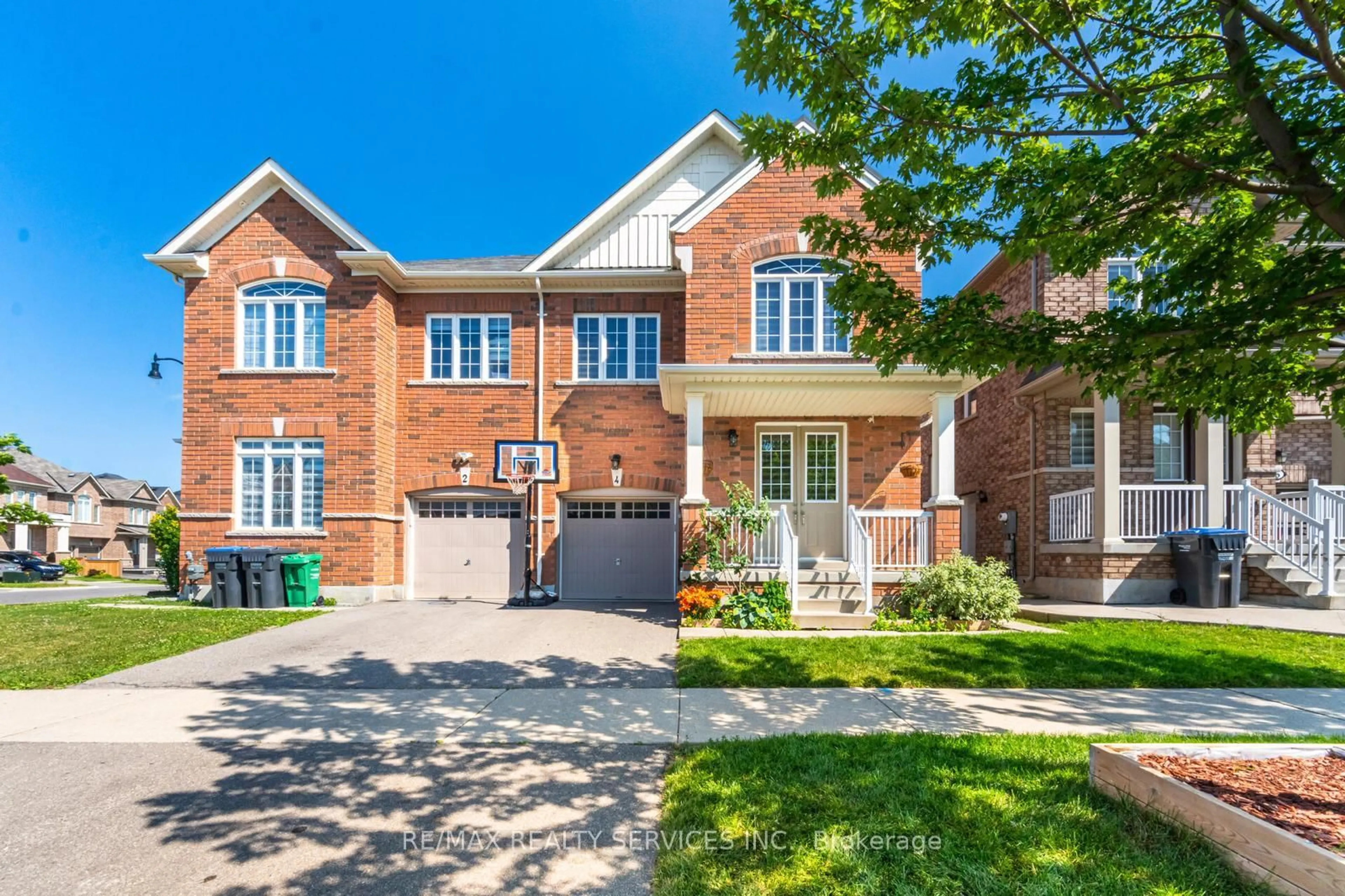 Home with brick exterior material, street for 4 Vezna Cres, Brampton Ontario L6X 5K4