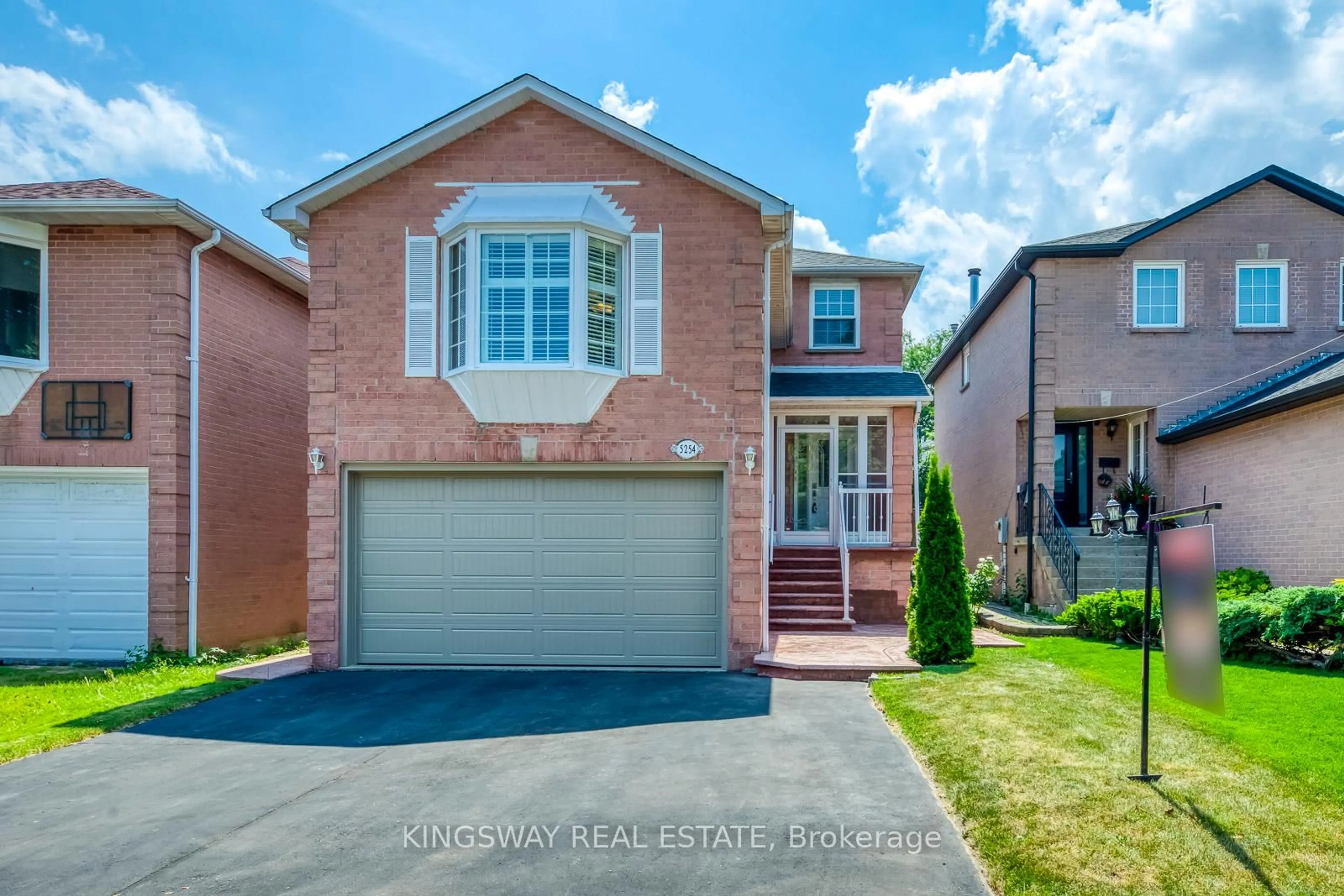 Home with brick exterior material, street for 5254 Astwell Ave, Mississauga Ontario L5R 3H8