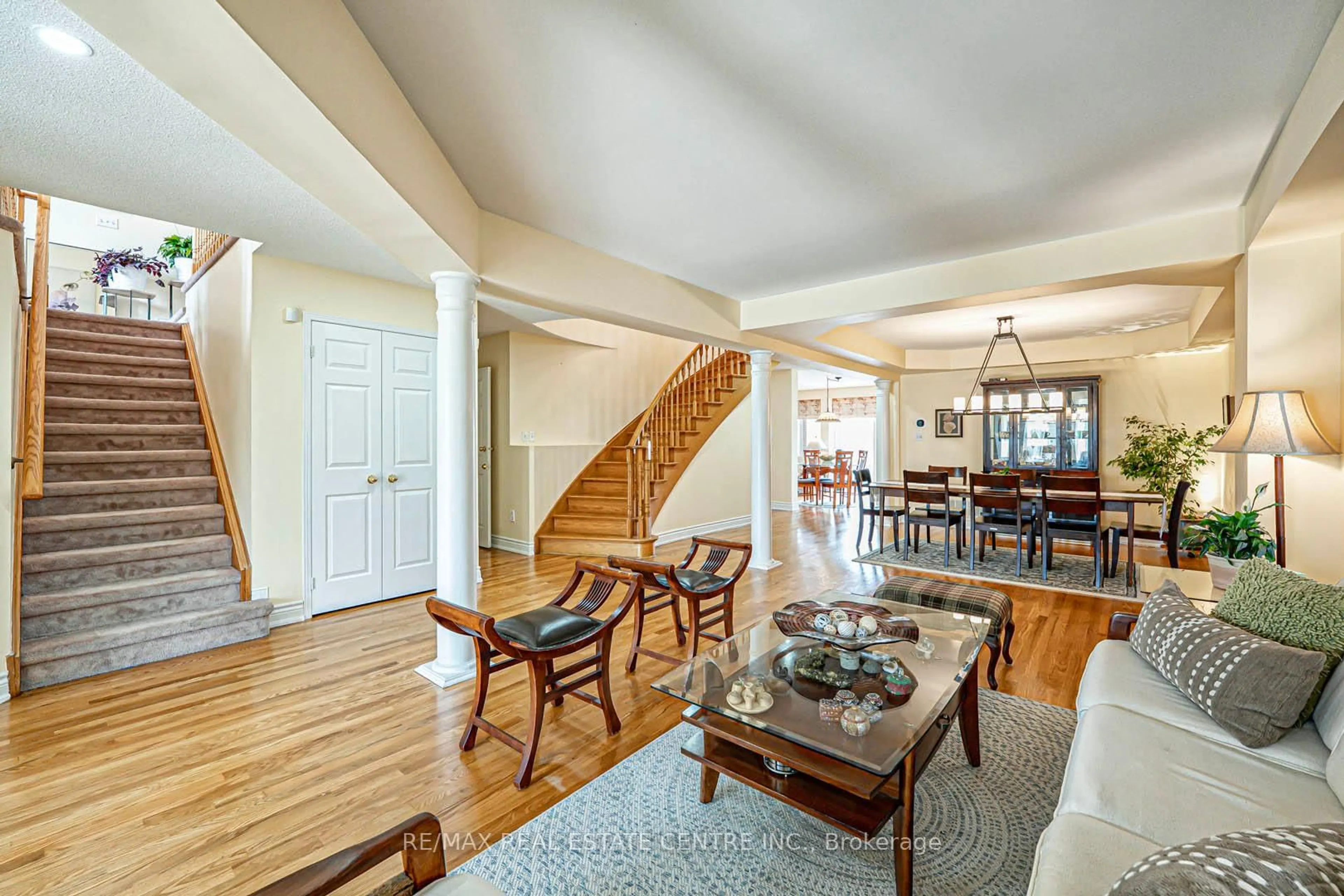Unknown for 7289 Terragar Blvd, Mississauga Ontario L5N 7L8