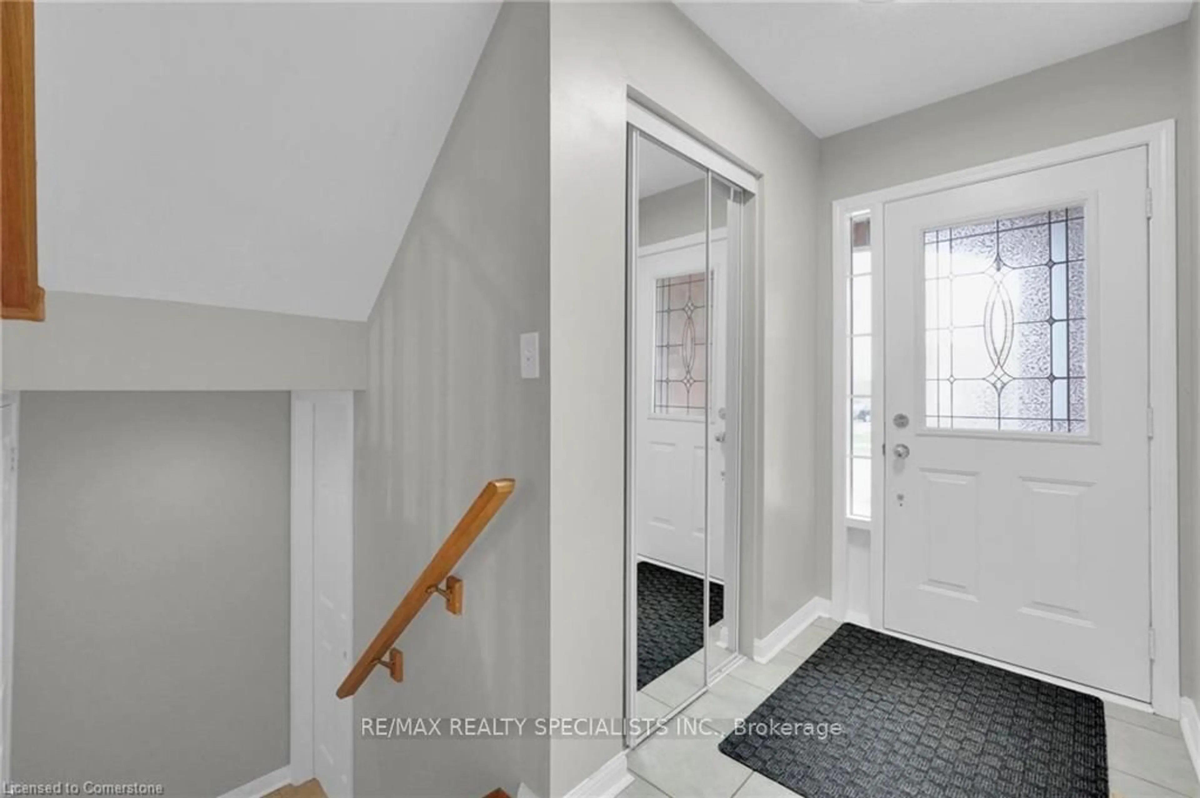 Indoor entryway for 2463 Carberry Way, Oakville Ontario L6M 4S5