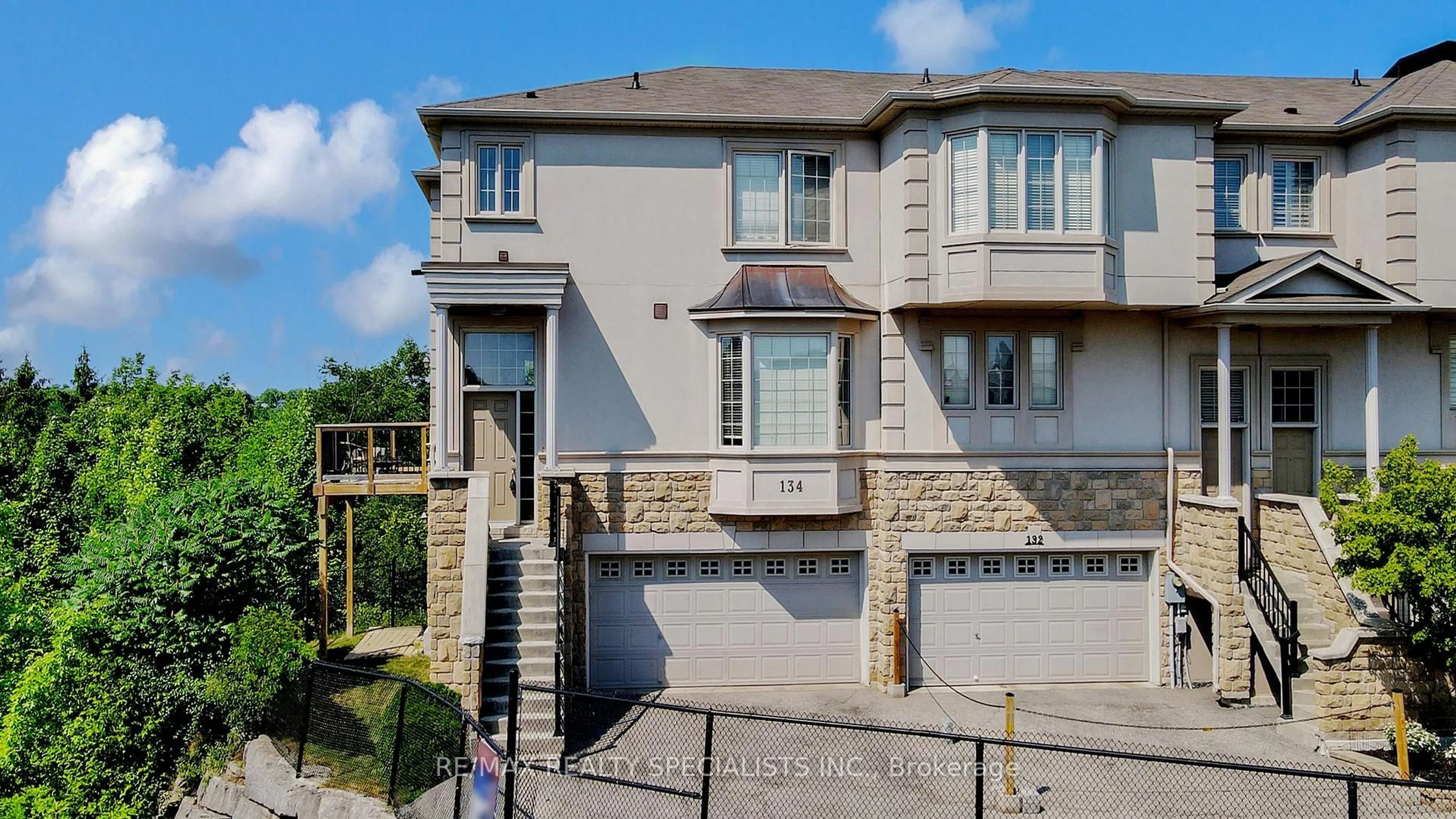 Home with brick exterior material, street for 134 Rolling Hills Lane, Caledon Ontario L7E 4E1