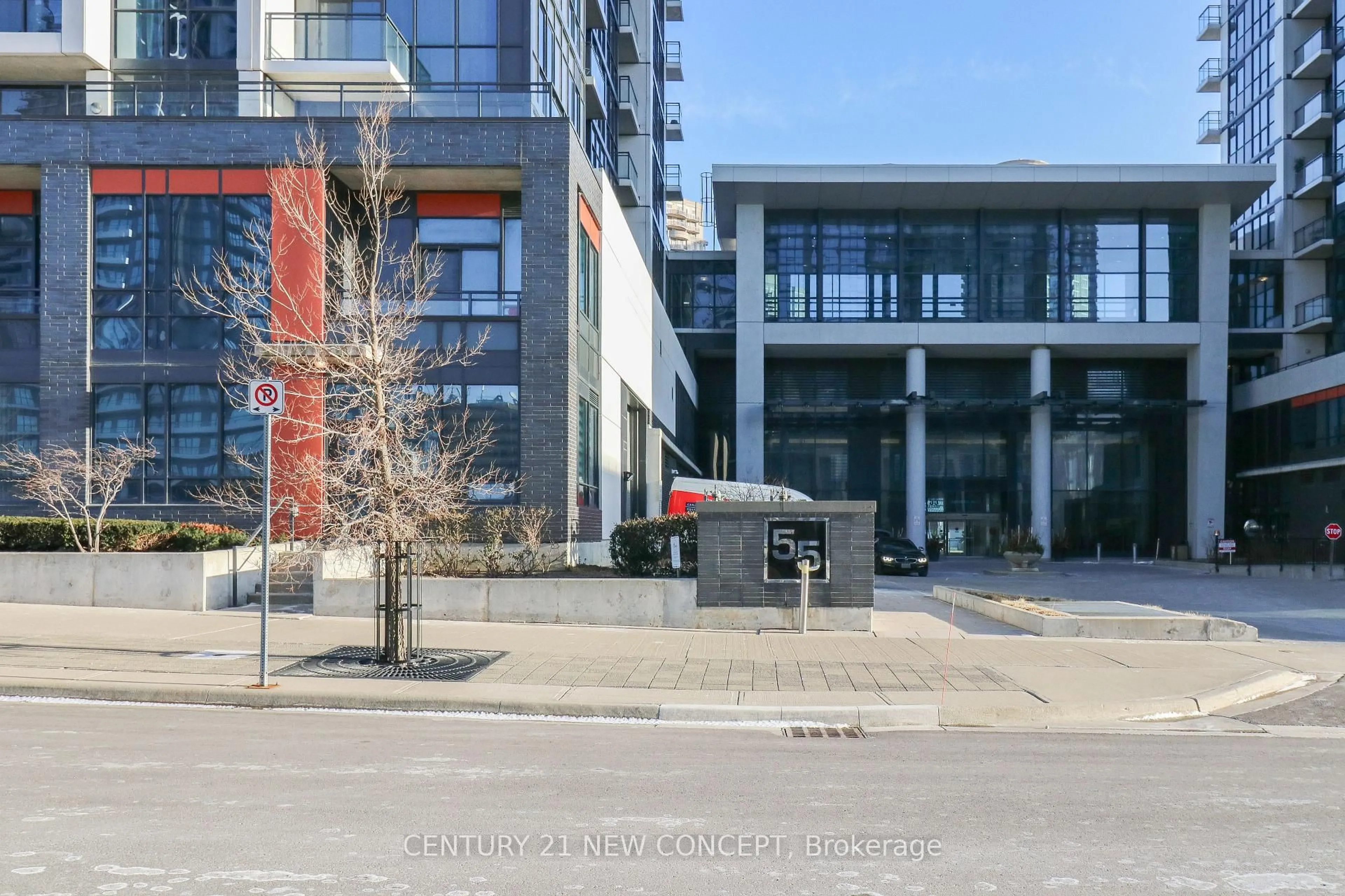 Unknown for 55 Eglinton Ave #306, Mississauga Ontario L5R 0E4