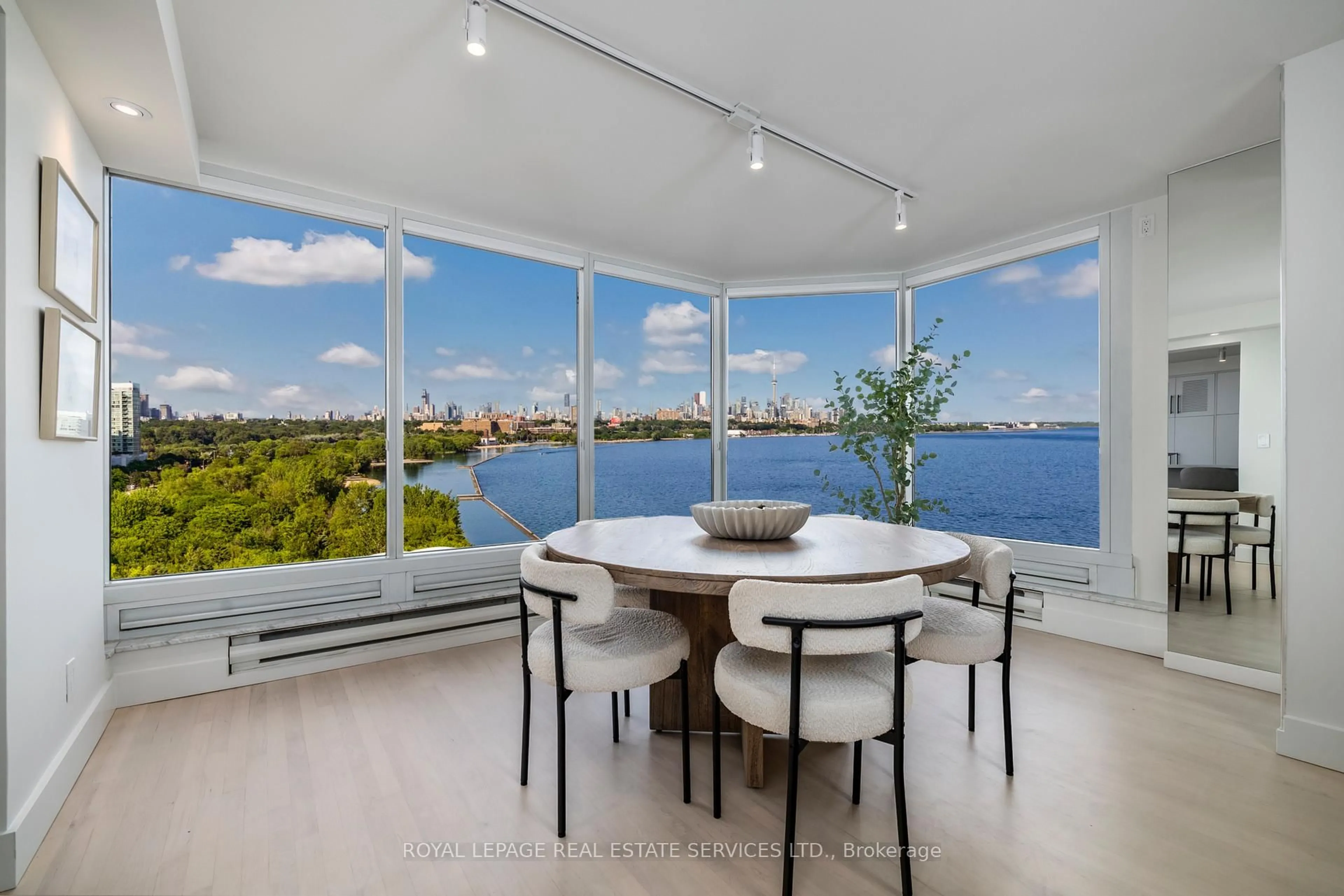 Dining room, unknown for 1 Palace Pier Crt #1203, Toronto Ontario M8V 3W9
