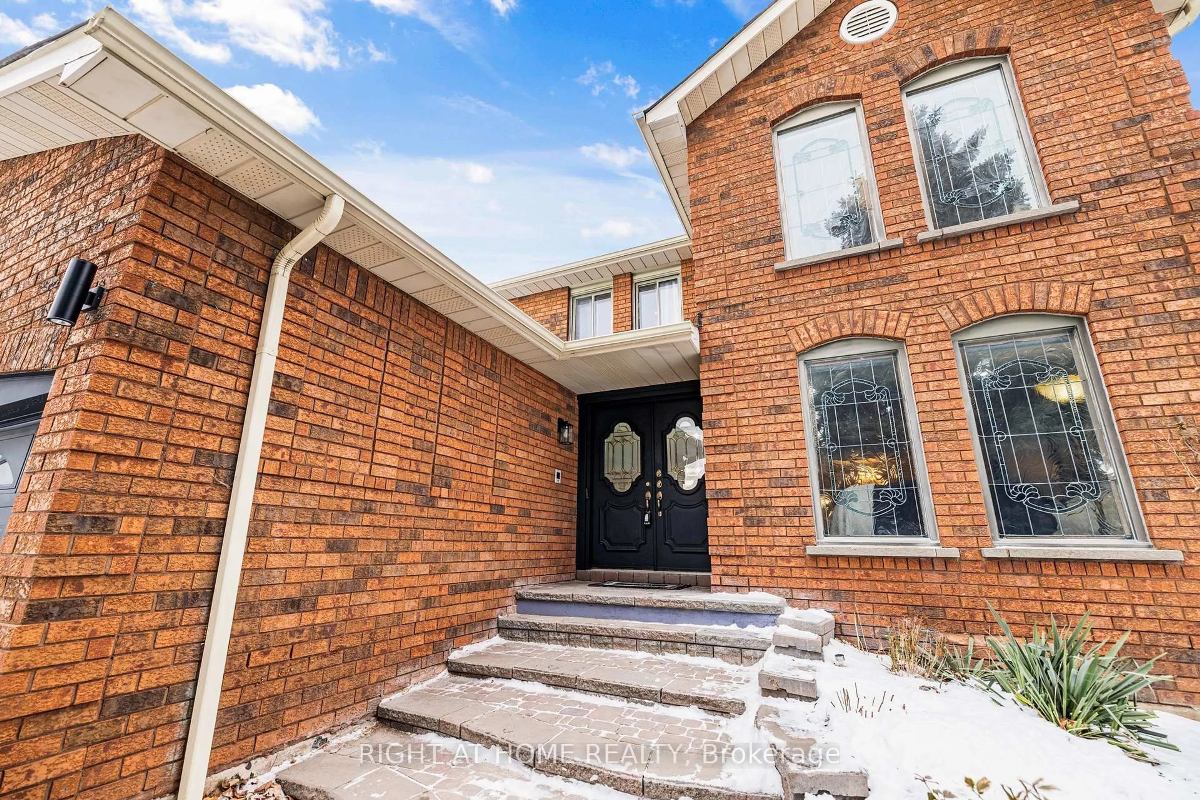 Home with brick exterior material, street for 4469 Idlewilde Cres, Mississauga Ontario L5M 4E8