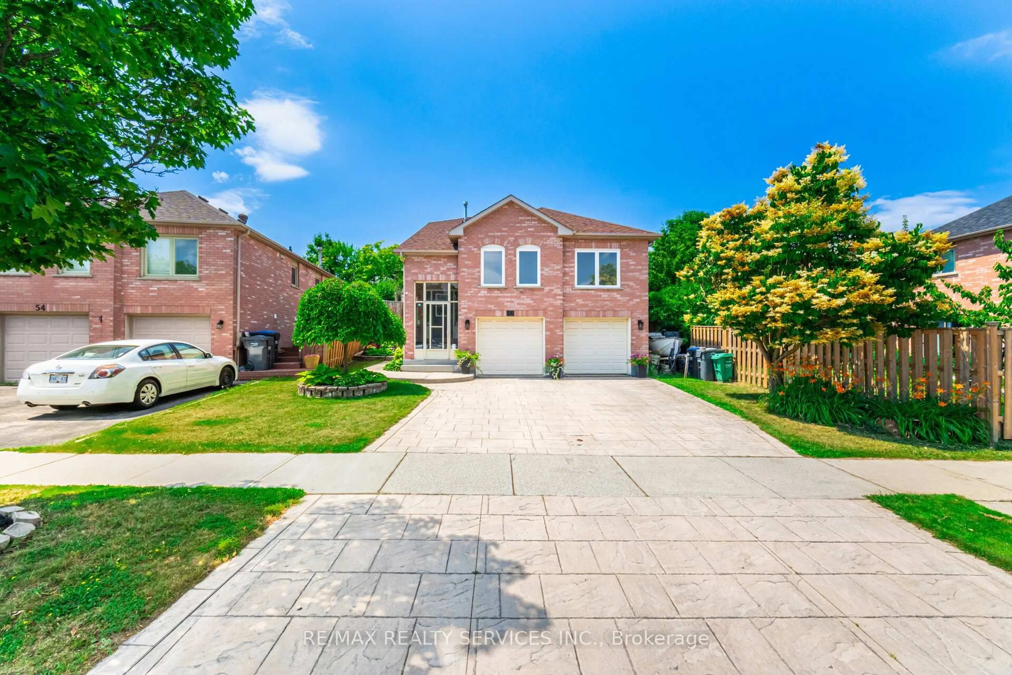 A pic from outside/outdoor area/front of a property/back of a property/a pic from drone, street for 56 Nuffield St, Brampton Ontario L6S 4X6