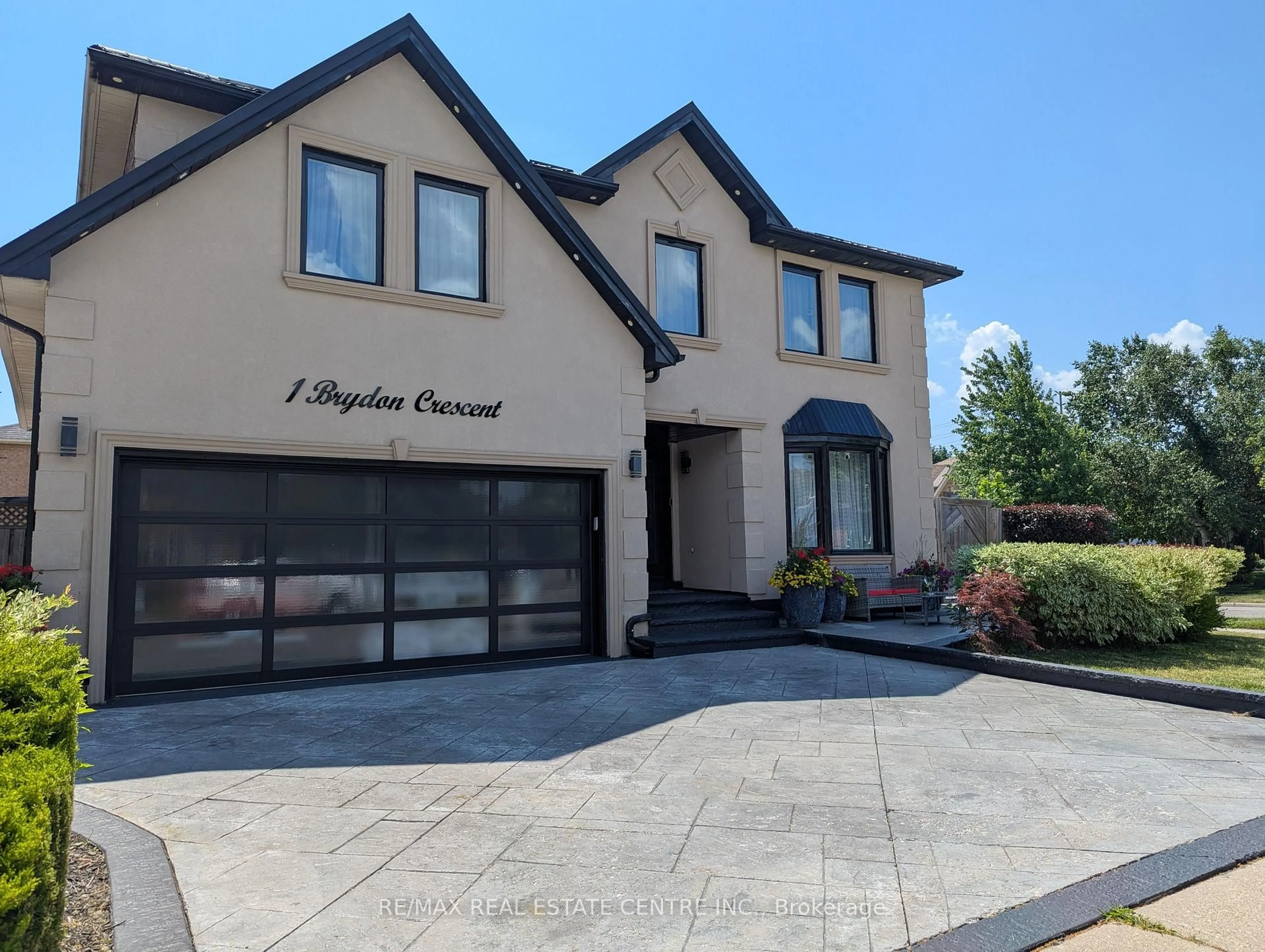 Unknown for 1 Brydon Cres, Brampton Ontario L6X 3H5