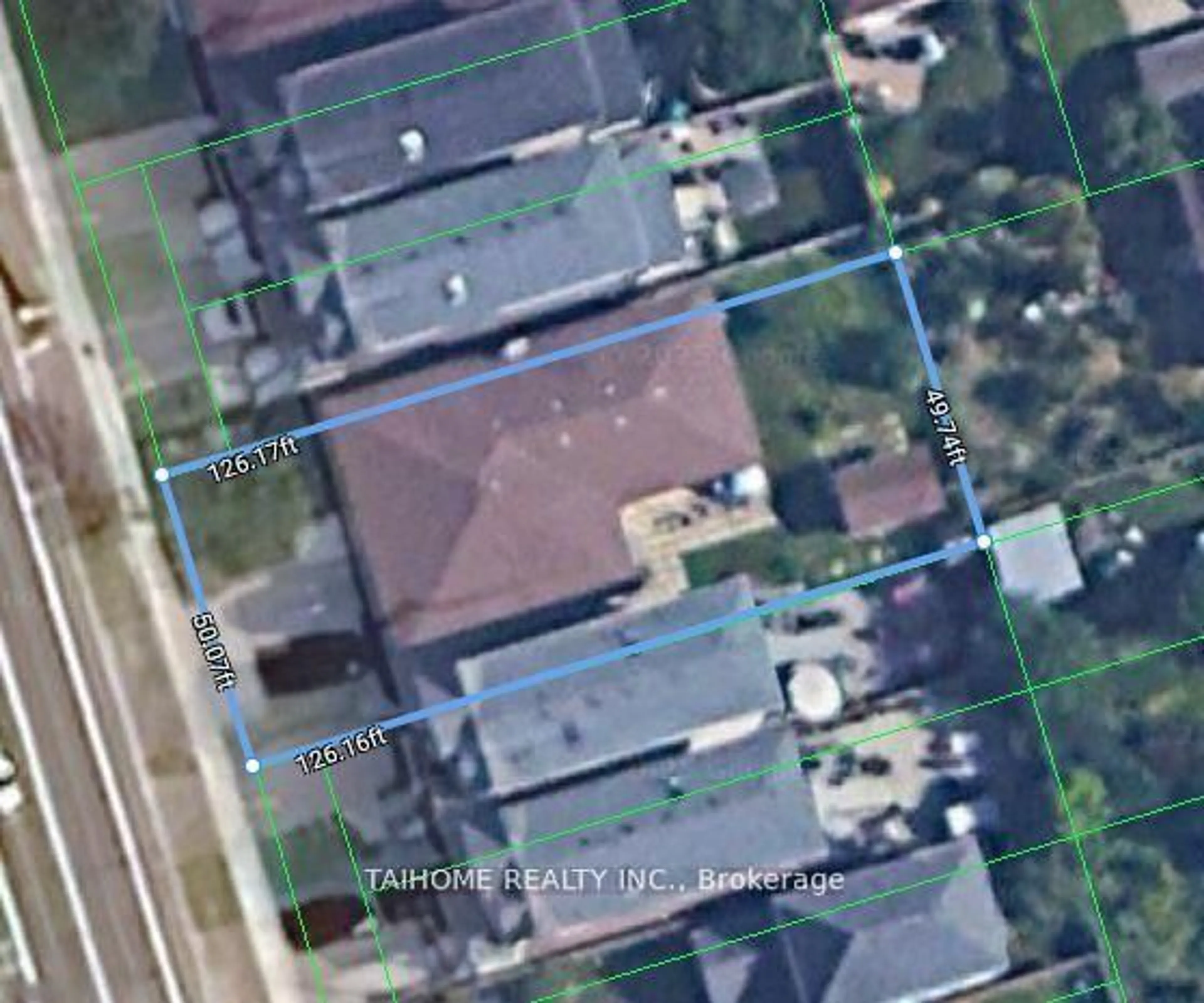 A pic from outside/outdoor area/front of a property/back of a property/a pic from drone, street for 639 Royal York Rd, Toronto Ontario M8Y 2S9