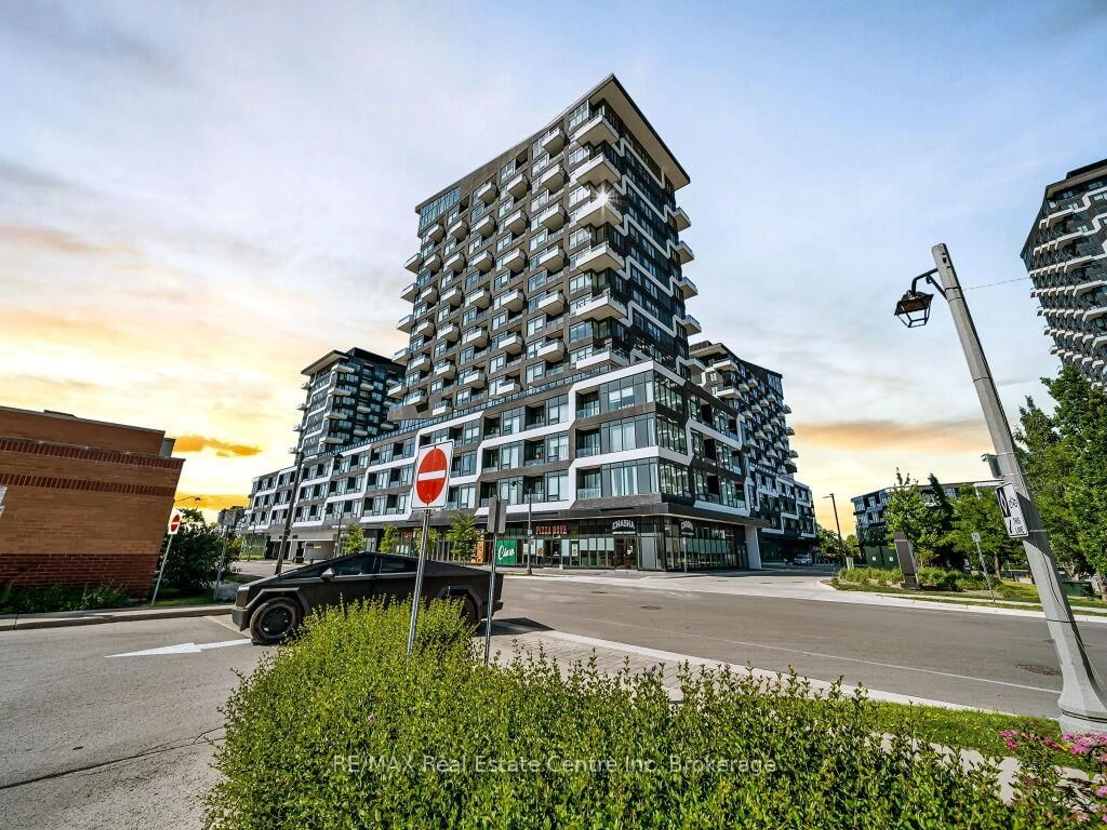Unknown for 2485 Taunton Rd #427, Oakville Ontario L6H 3R8